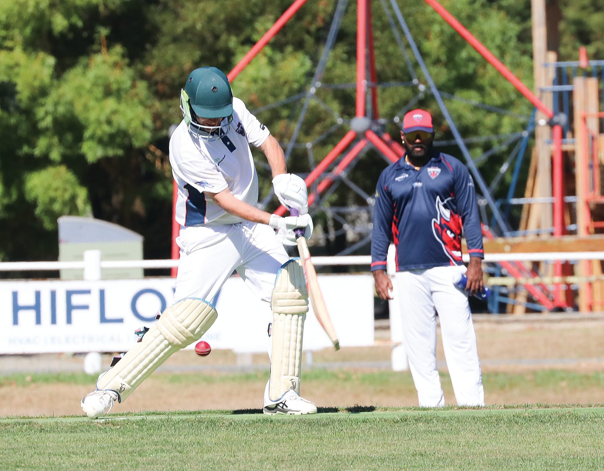 MDU’s Scott Browne tries his luck at facing Inverloch’s bowling onslaught.  W17_1025