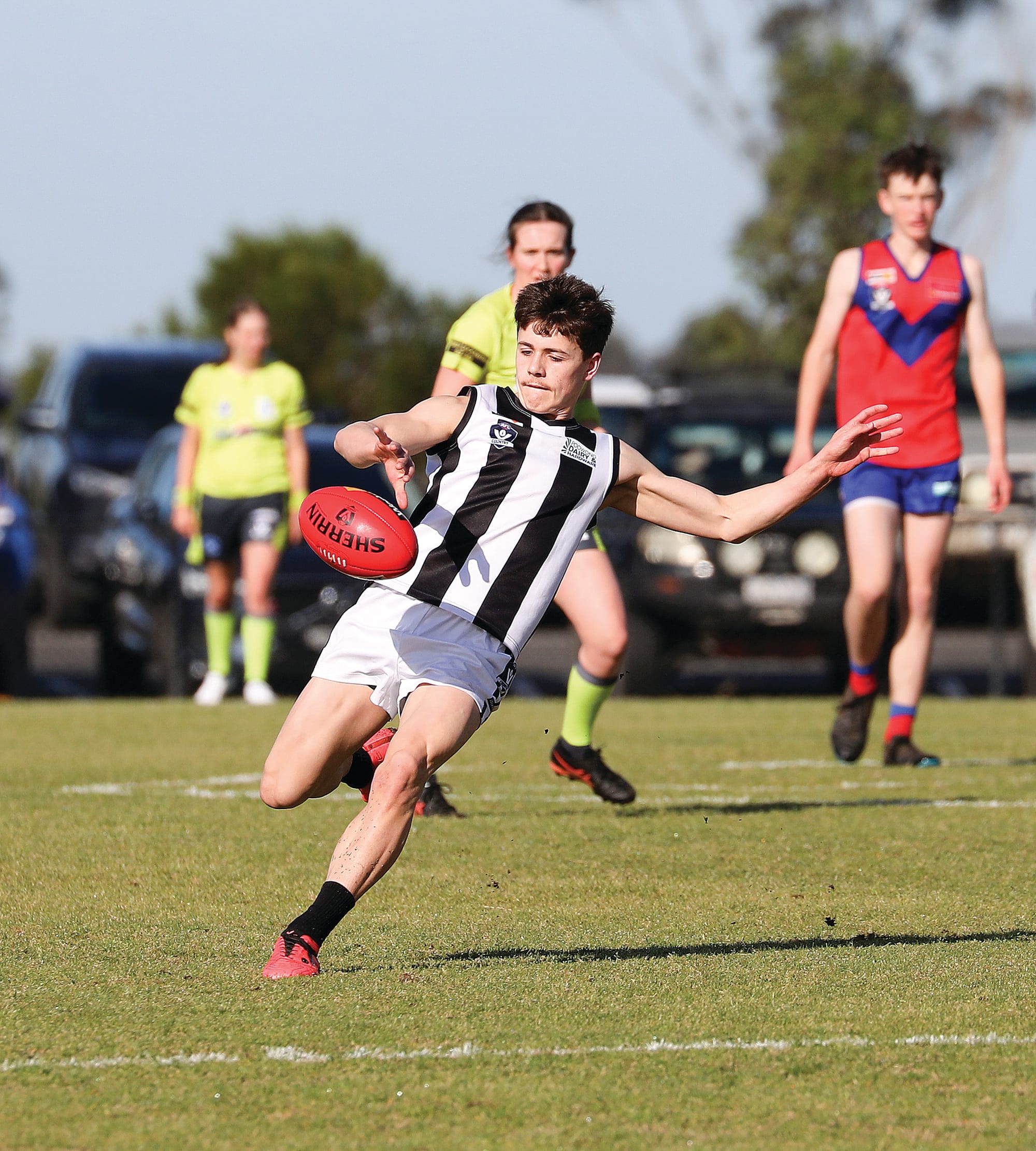 Zac Sherar was impressive through the middle all day for Poowong. Photo credit: Jeff Tull.