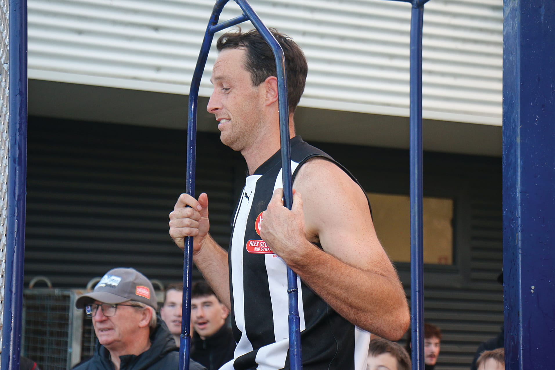 Dalyston’s Kurt Thomas fights for MND in round 8. Z40_2324