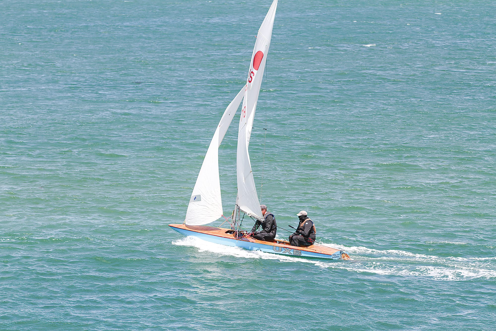 Shaun and Thomas Ritson sailing a Fireball in the Classic Dinghy Regatta at Inverloch B66_0725