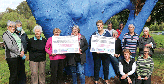 Woorayl golf club paints a ‘Blue Tree’ for mental health