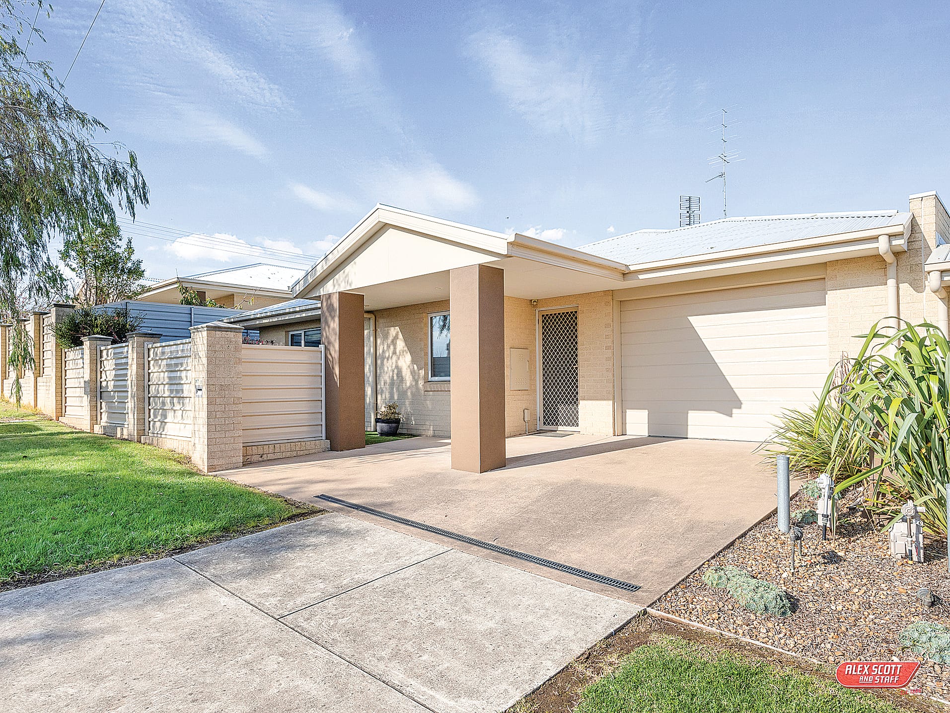 Stunning townhouse, premium position