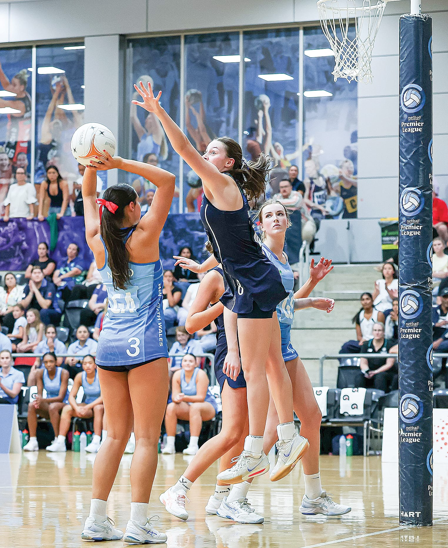 Meadley defending the circle against New South Wales at Nationals. 