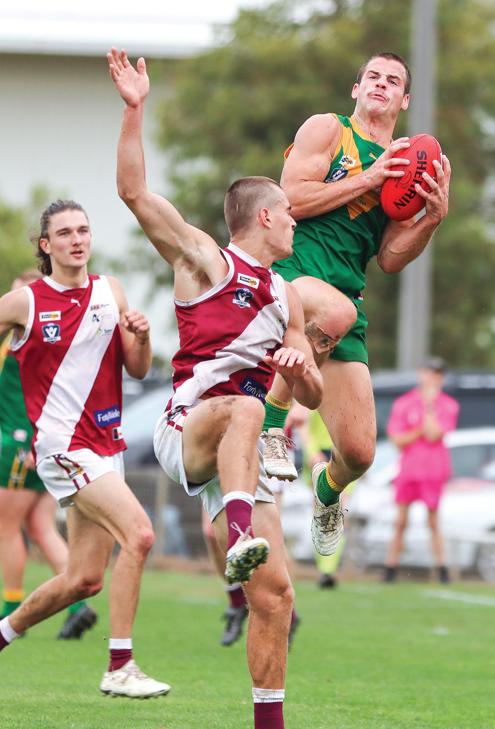 Cam Olden excelled for Leongatha, on this occasion taking an important mark as the Parrots clear defence. A06_1524