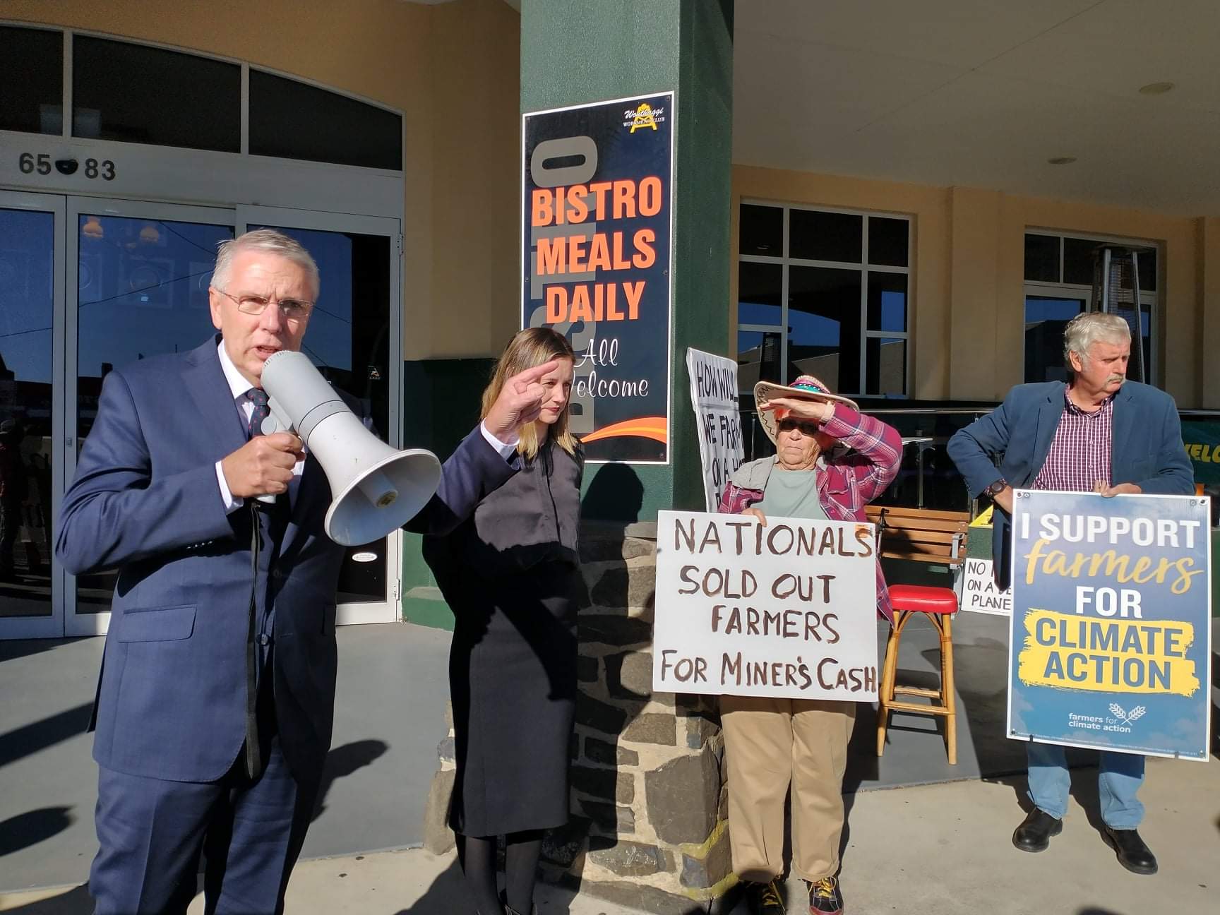 Climate activists target Nationals event in Wonthaggi