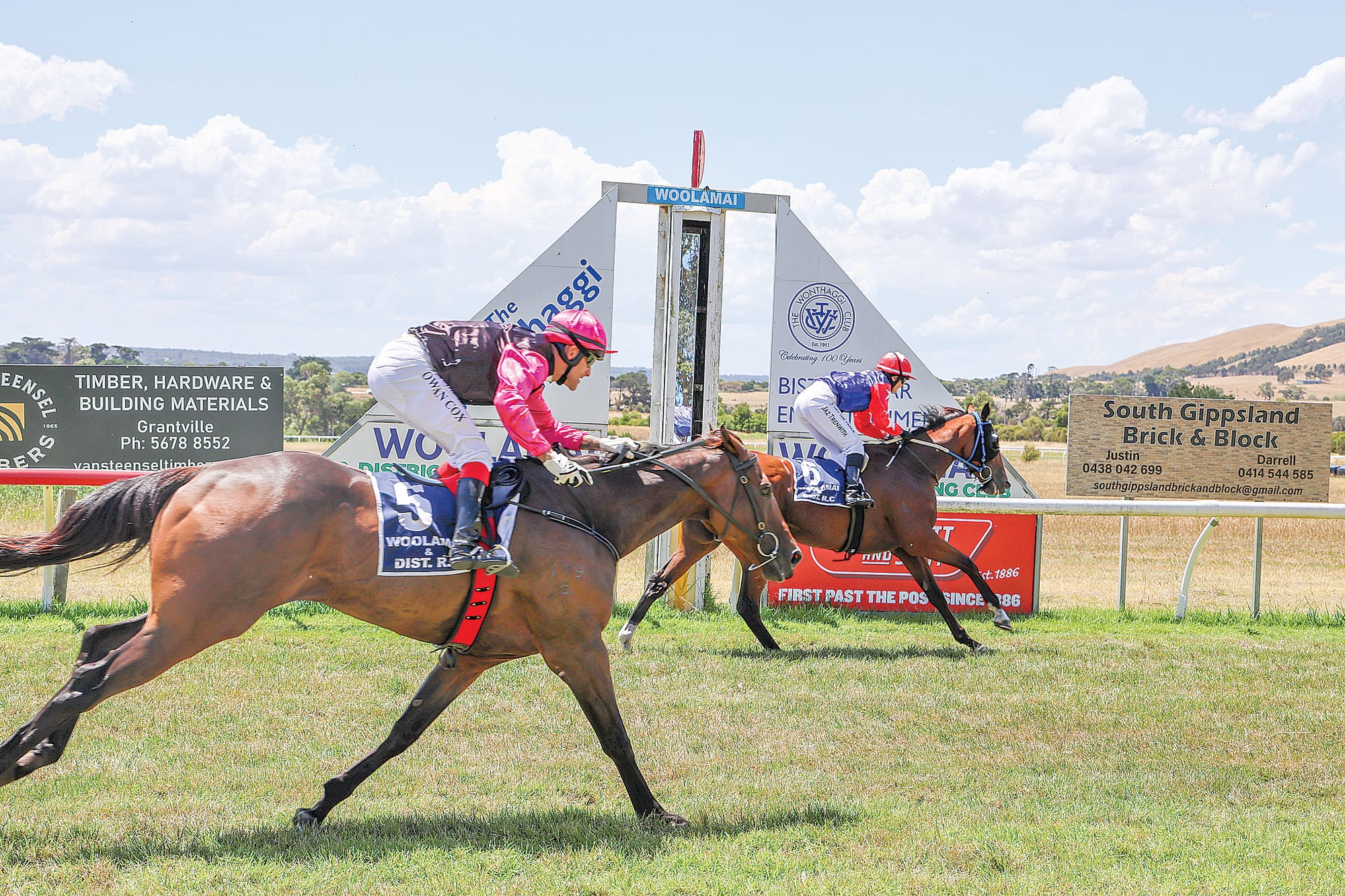 ‘Beach weather’ cuts crowd numbers at Woolamai