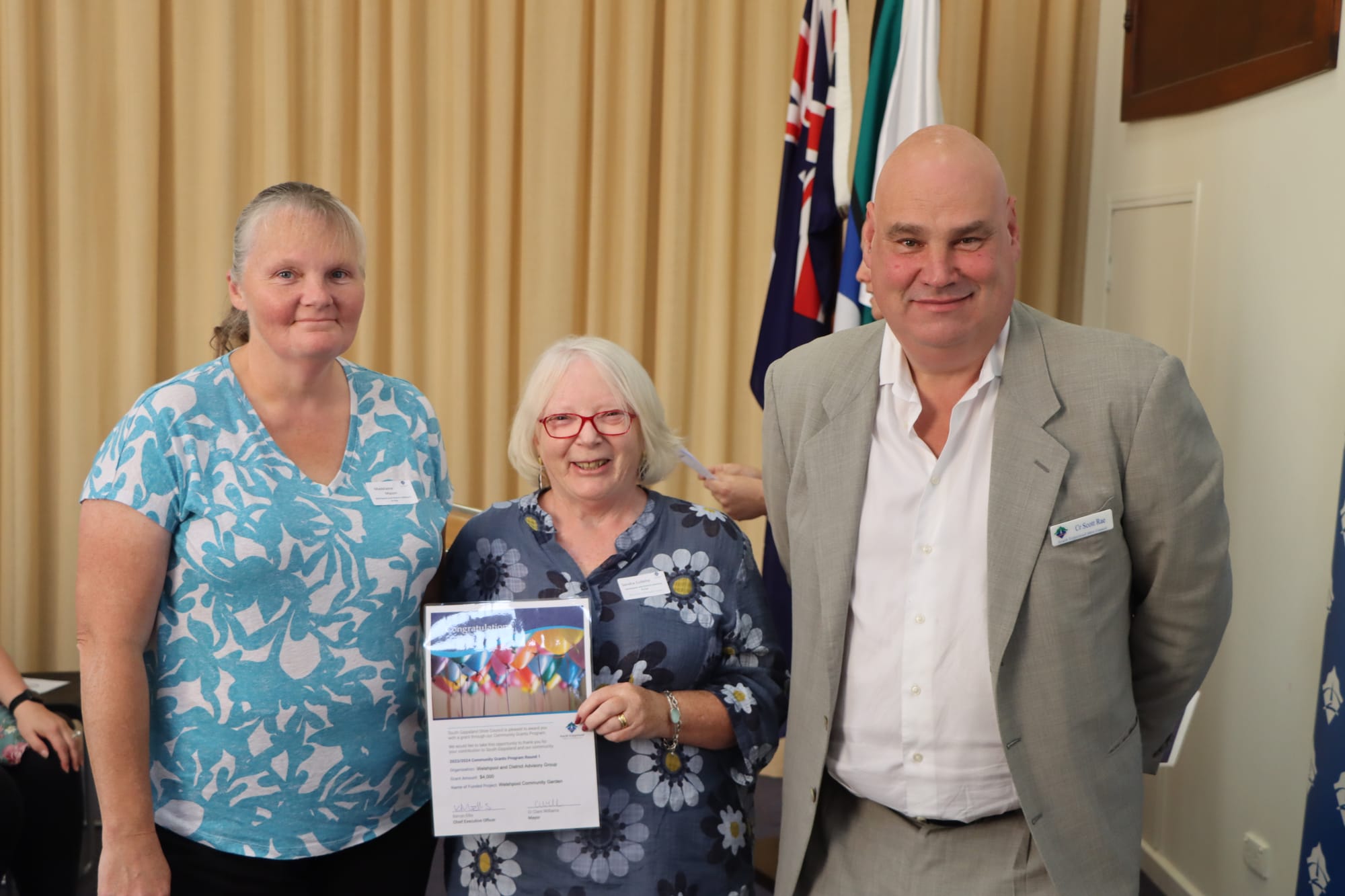 Madelaine Mason and Sandra Collette of Welshpool & District Advisory Group with Cr Scott Rae.