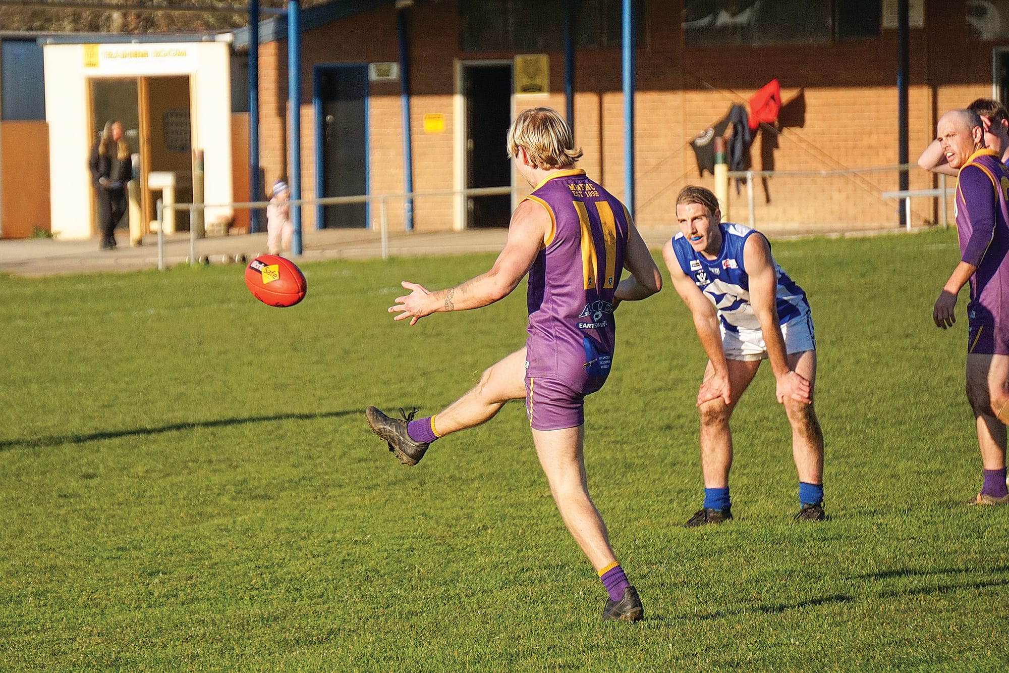 Connor White boots the Sherrin back towards the Tiger’s side. ns03_2824