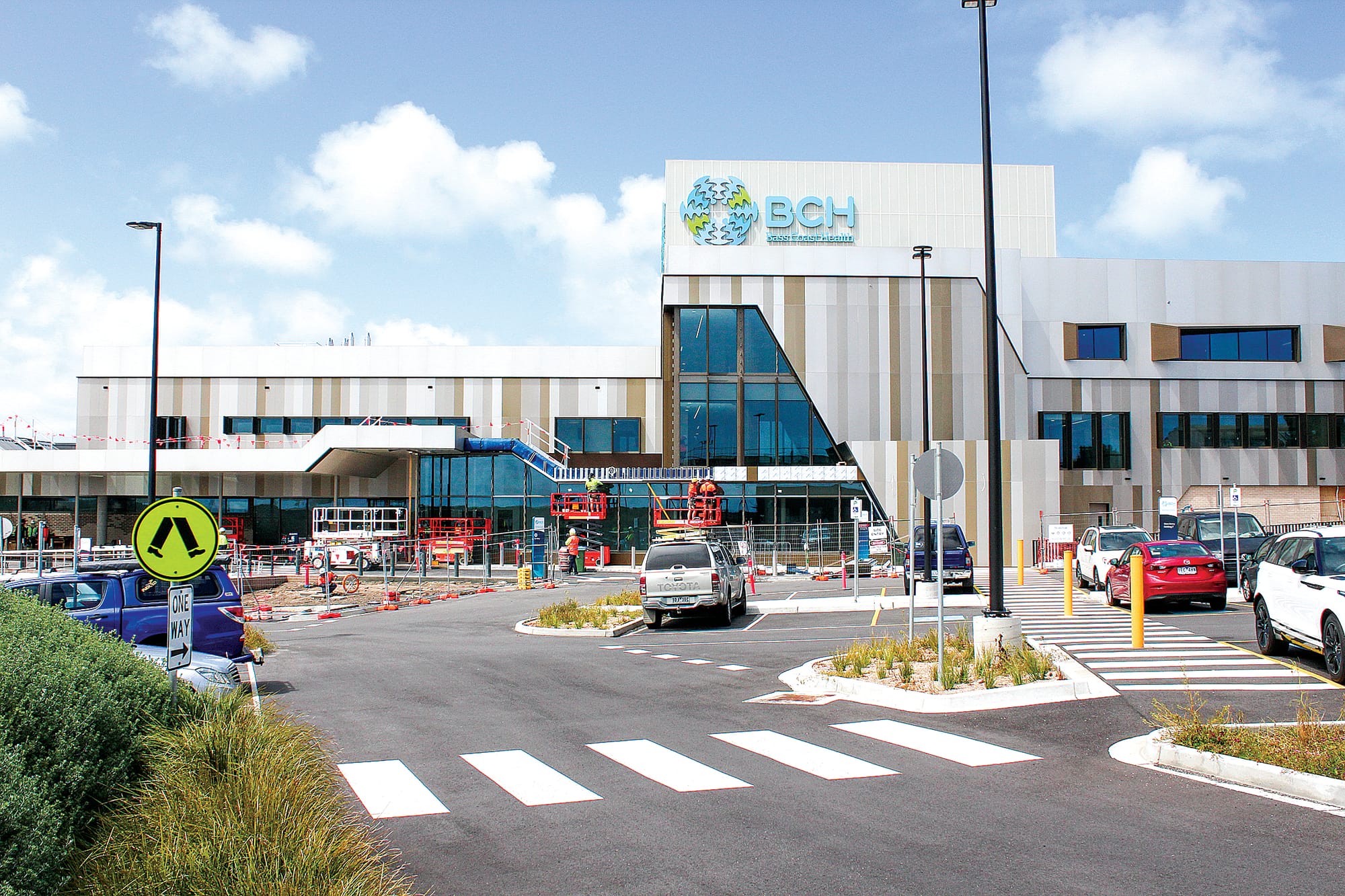 Two guards needed for patient safety, says resident