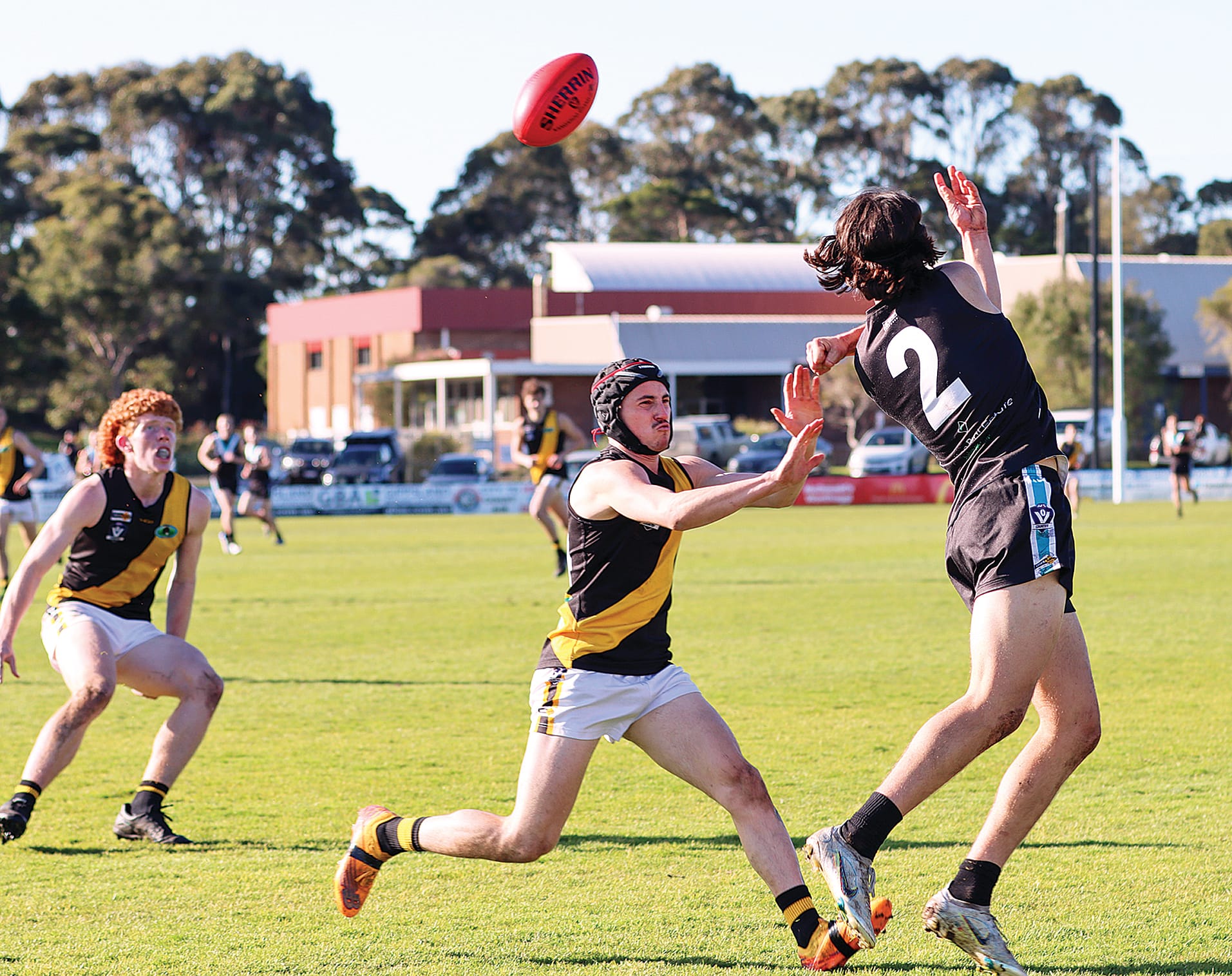 Ryan Sparkes handballs the Sherrin in Saturday’s match against Morwell. C79_3122