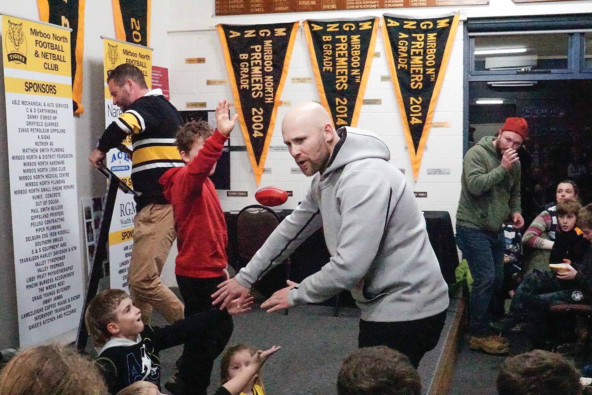 The kids could hardly believe their eyes when Ablett Jr entered. Ns38_3024