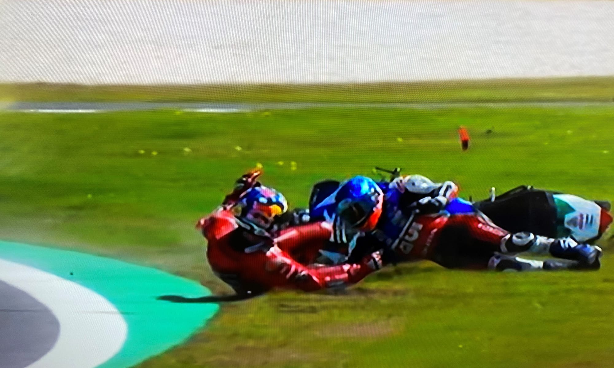 40,000 see Miller crash out of Phillip Island MotoGP - Rins wins!