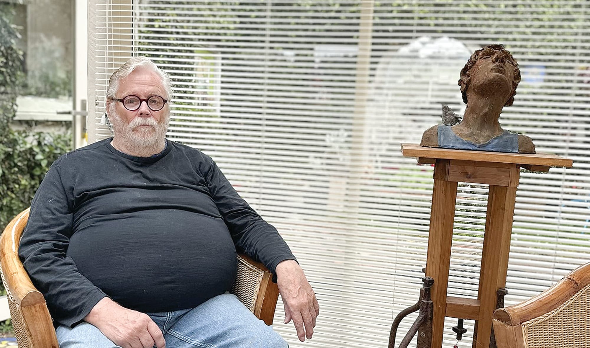 Johns work spans sculptures, landscapes, animals and birds, nudes, still life and his collaborative Looking Back and The Infinite Birdcage series. ob11_4823