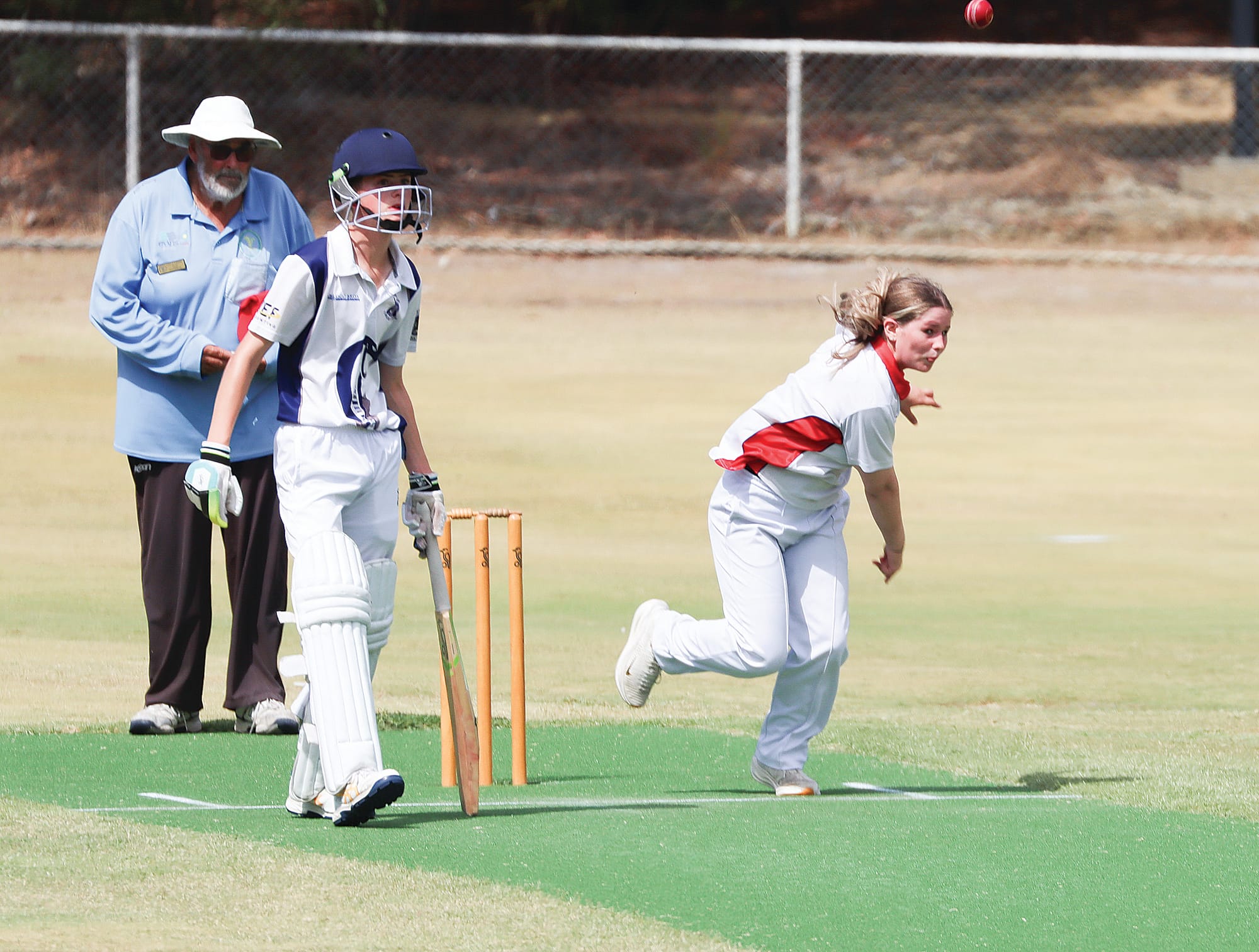 Glen Alvie bowler Lauren Sinclair showed some incredible bowling, finishing the day 3/17. W27_1025
