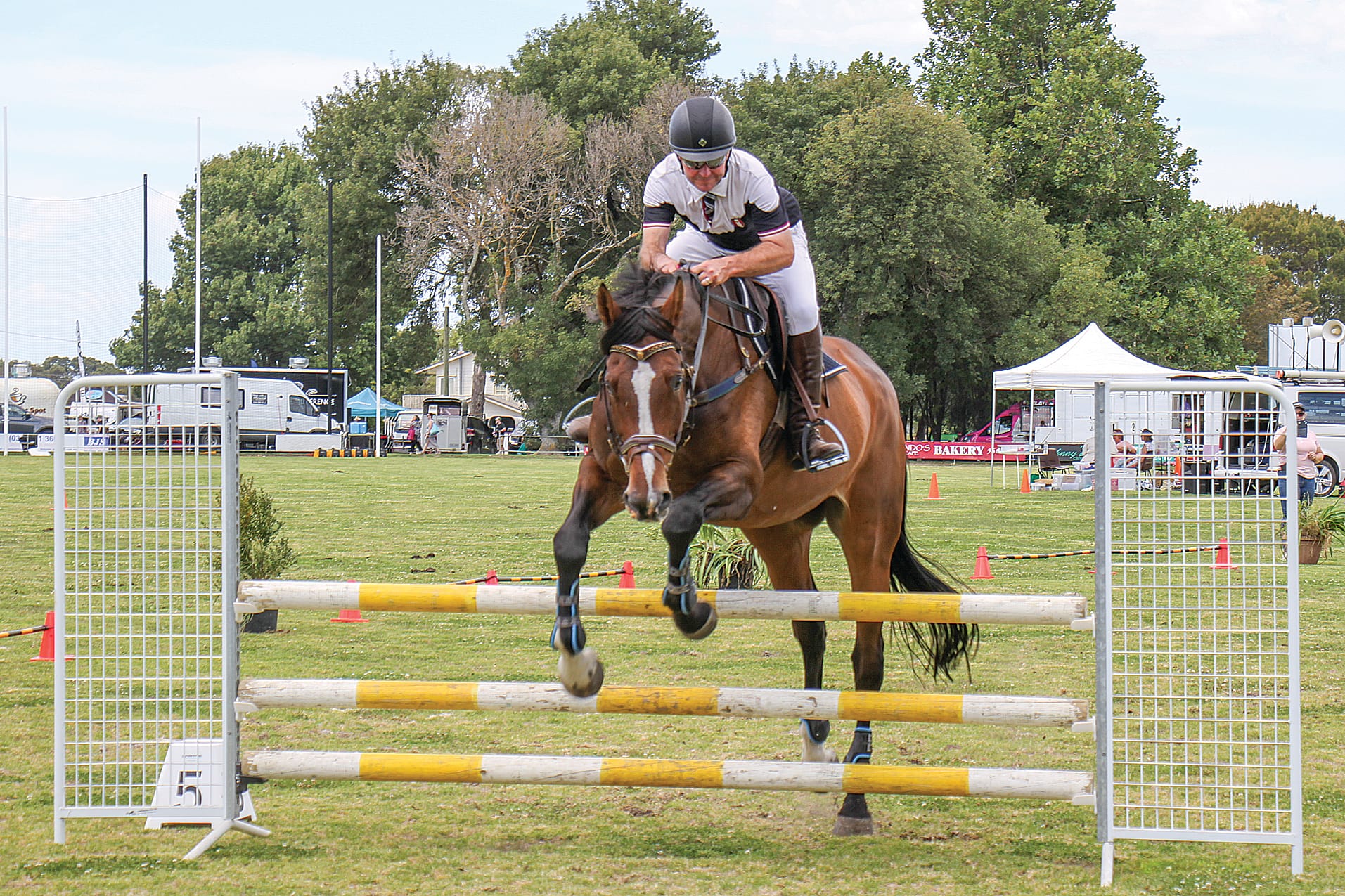 Mark Smith from Cranbourne riding D.P. Felix at the Foster Show. B88_0825