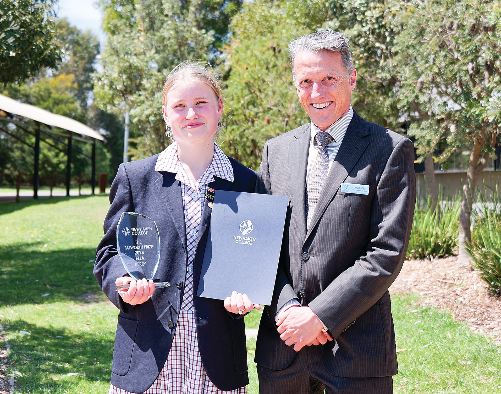 David Jobe, Chair of the Newhaven College Board presented the Papworth Prize to Ella Berry who was also the recipient of both the ADF Future Innovators Award and academic awards in four subjects. Ella exemplifies the values and academic excellence for which Newhaven College is renowned.