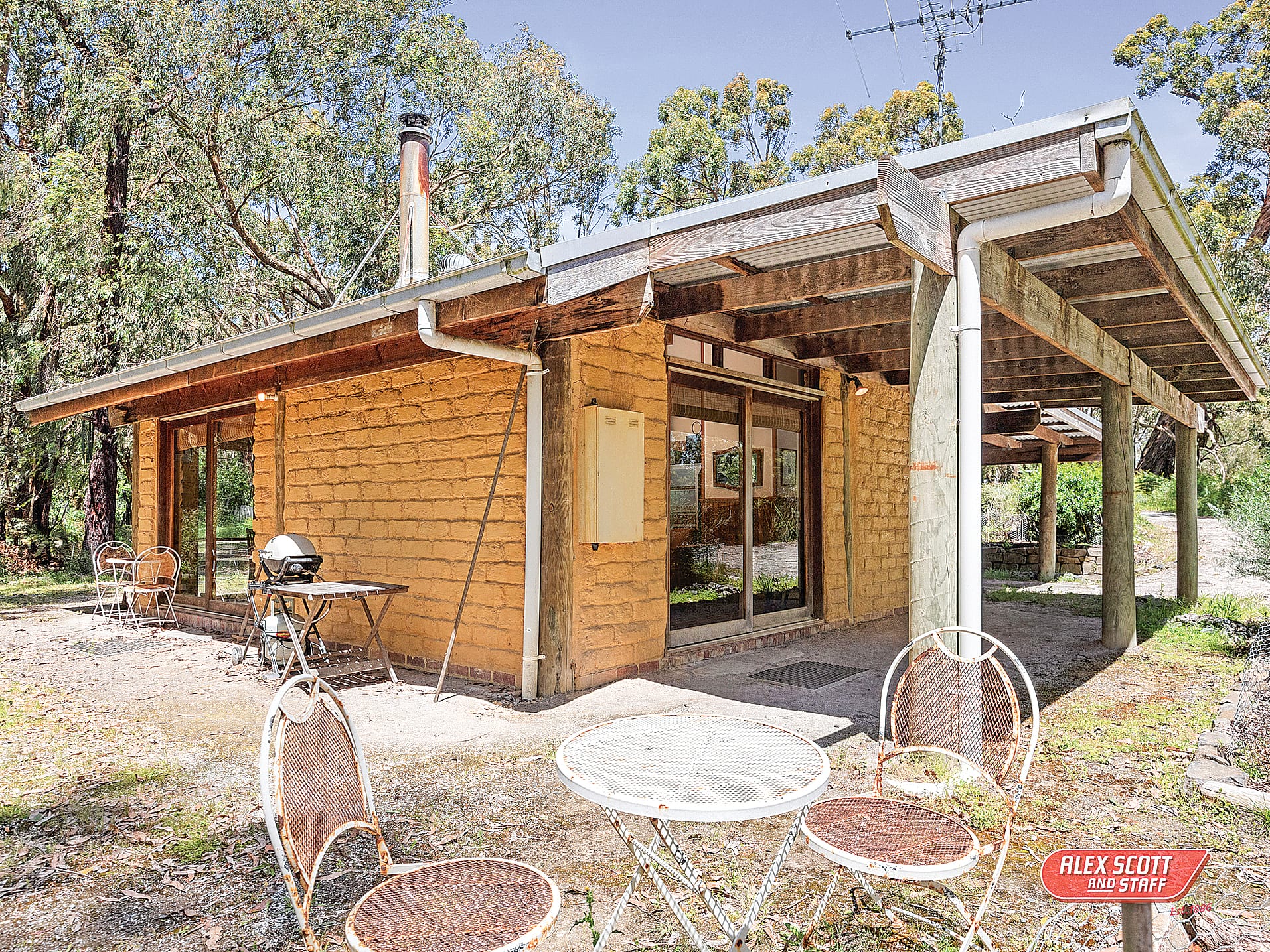 Private retreat on a bush block