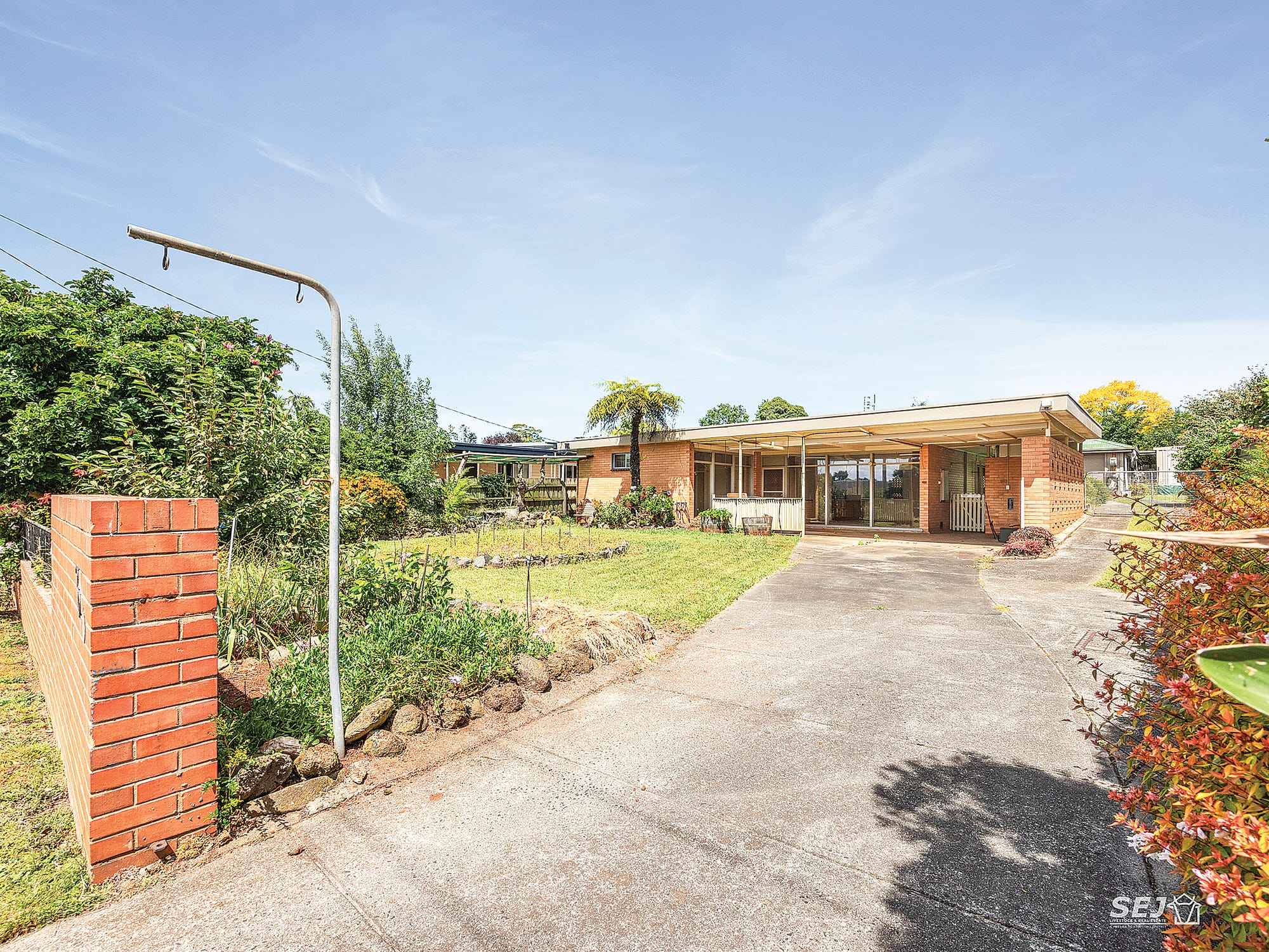 Opportunity here: A vintage gem with potential