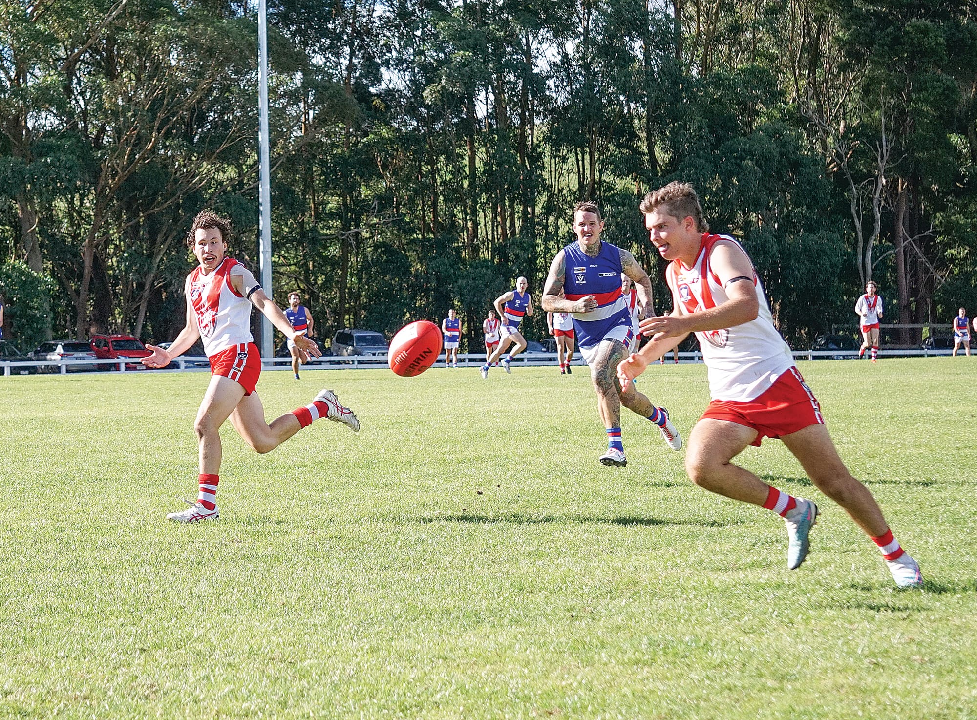 Darcy Berryman swarms in and ultimately boots a goal for Fish Creek. Ns22_1624