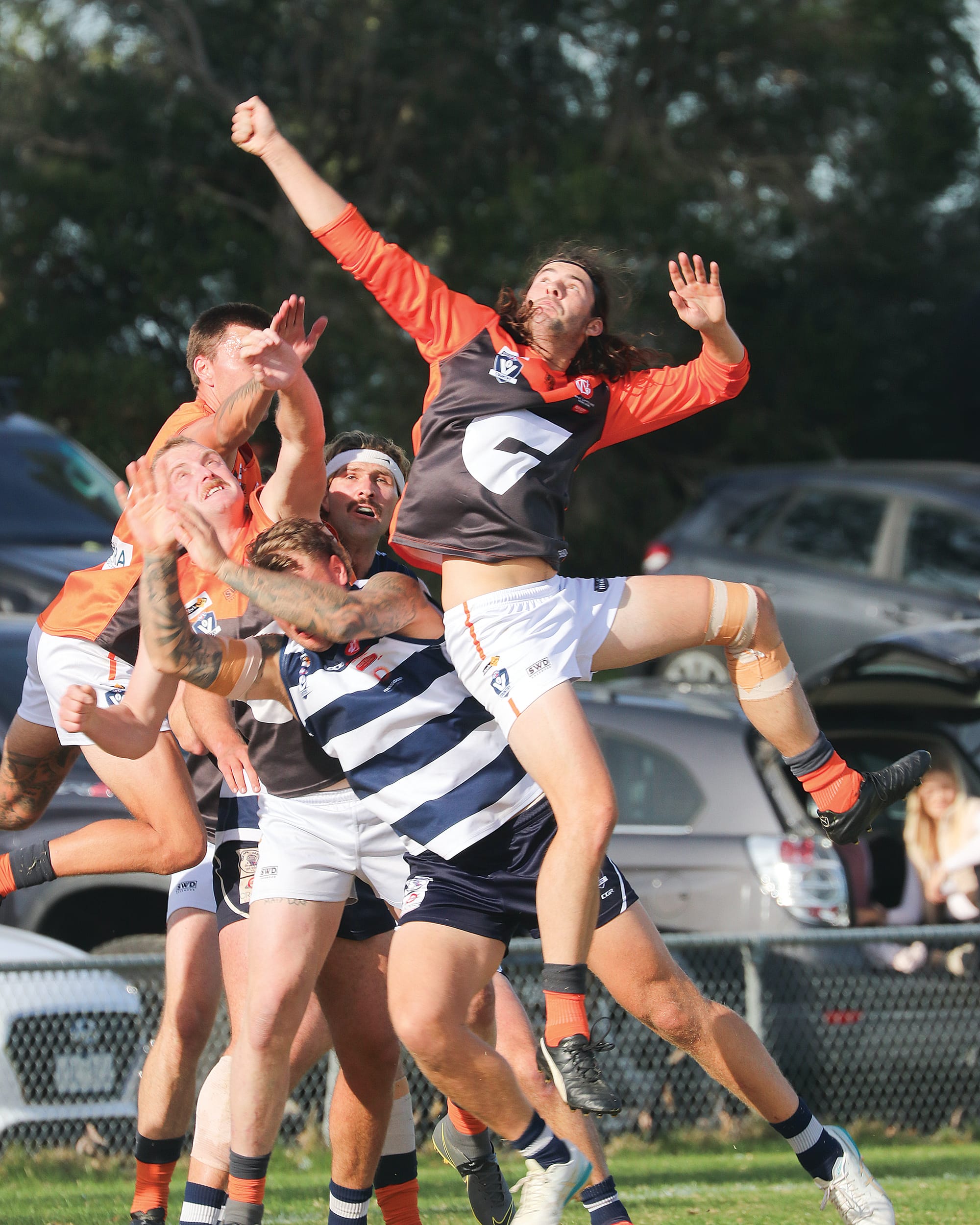 Dermott Yawney and Tyler Newton go head-to-head in round 4 at Nar Nar Goon. Z37_1924 
