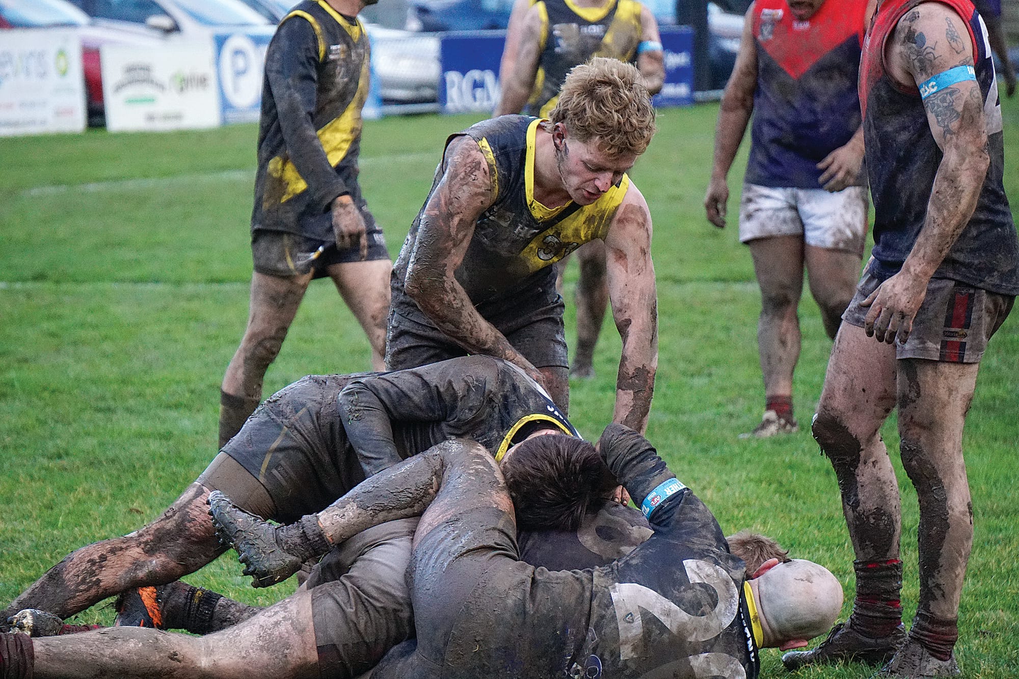 The final quarter was a slog in the muddy conditions. Ns30_3024