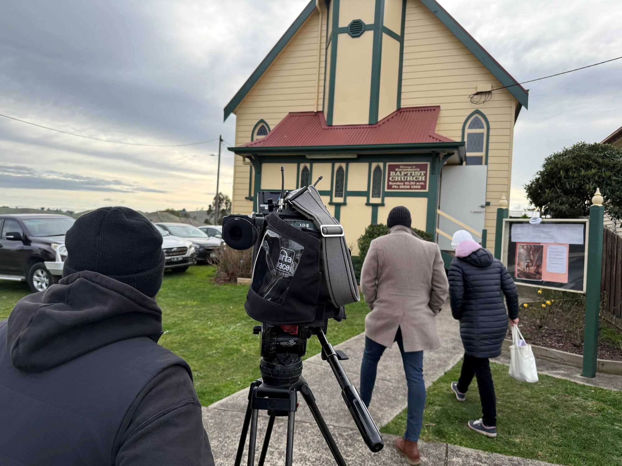 Cold hands warm hearts for visiting media at Korumburra Baptist Church