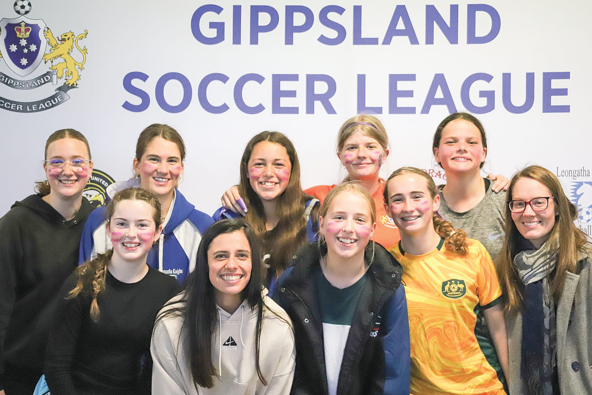 A number of the players from the Gippsland U18s girls’ team were excited to get a picture with their idol Alex Chidiac.