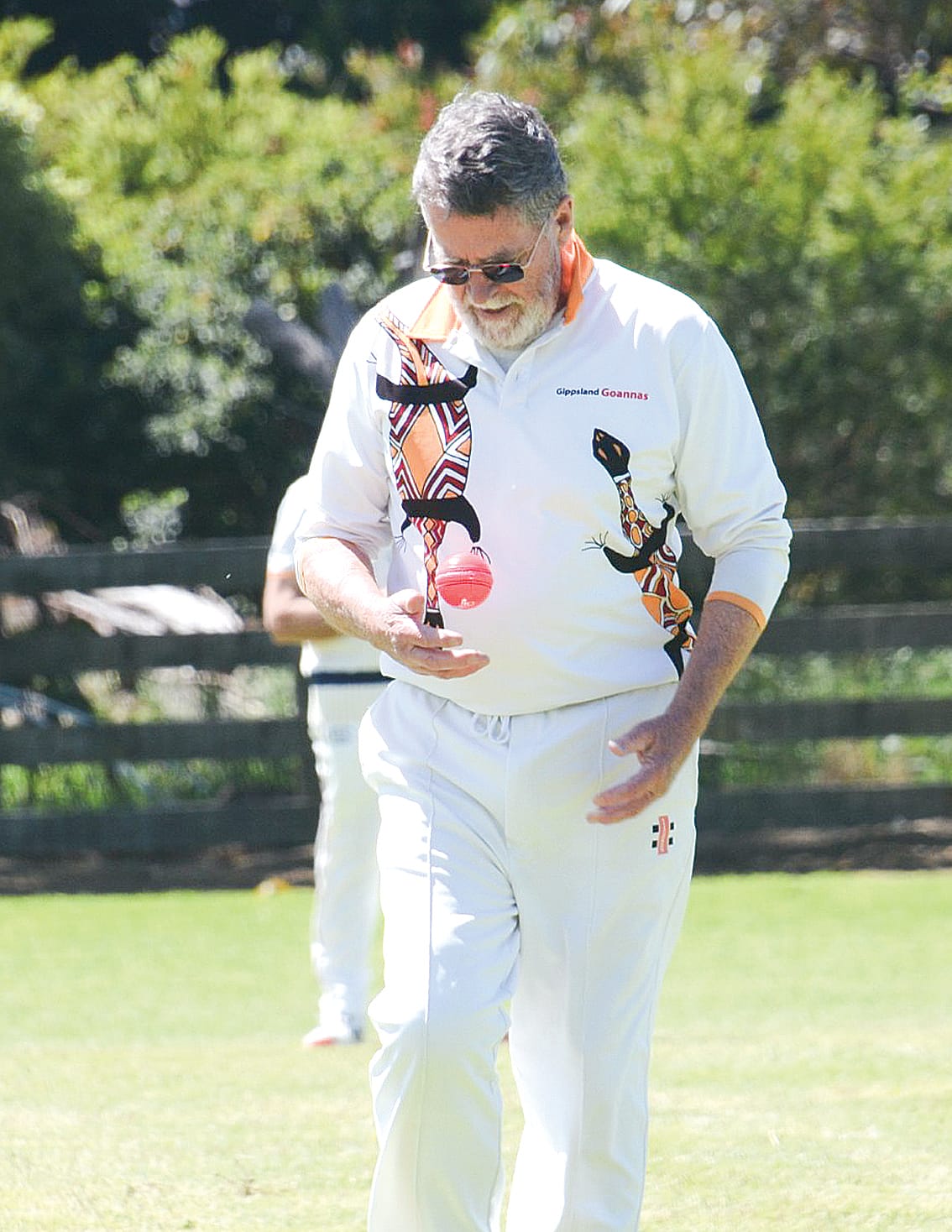 Gippsland Goannas’ Gordon Cowling considers the next ball.
