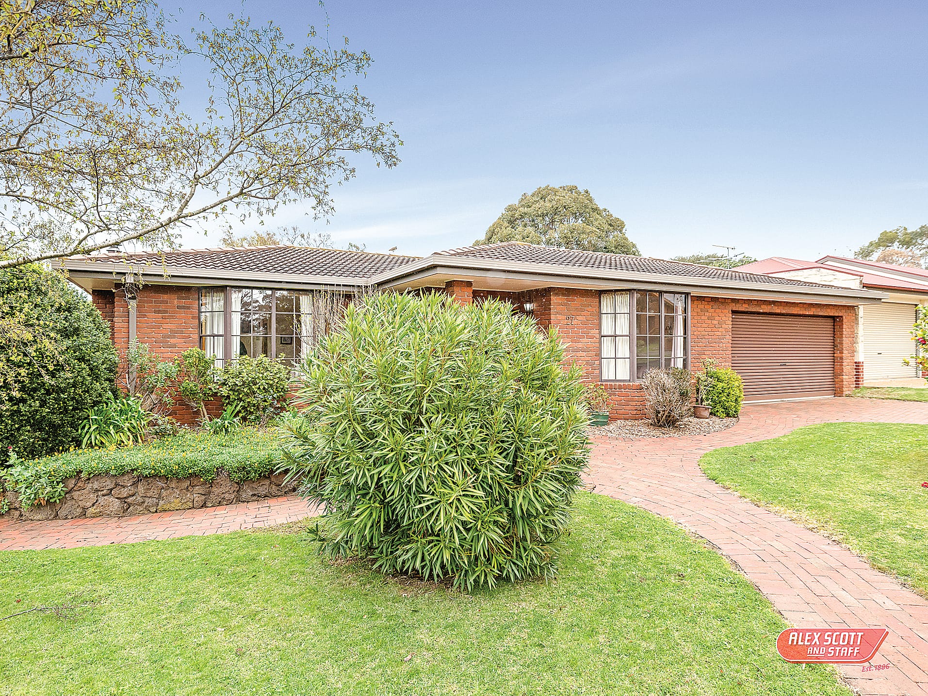 Look at my size and space in central Cowes