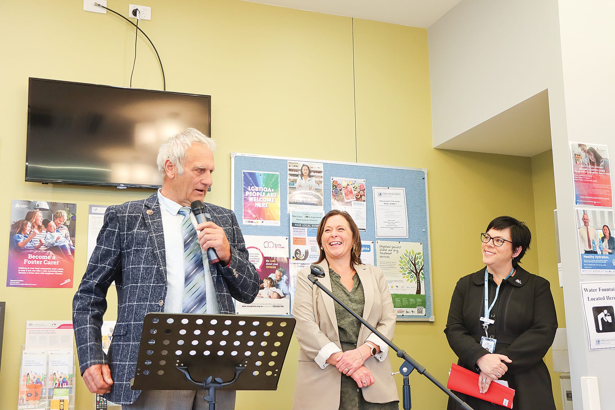 Leongatha RSL president Bill Verboon speaks, entertaining Leongatha Southern Health Service CEO Louise Sparkes and Transformation and Community Engagement Lead Kate Ginnivan. A74_4225