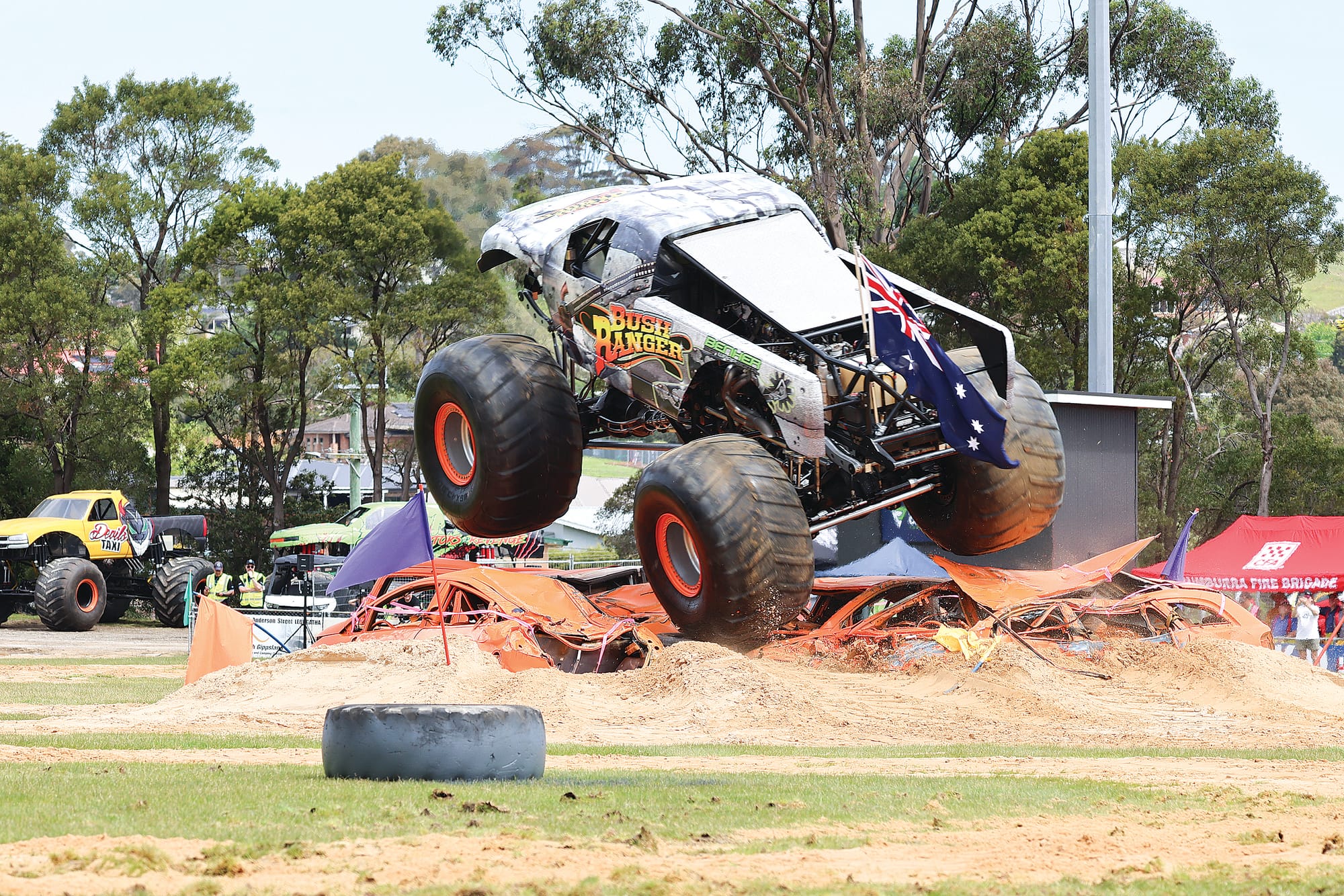 Ford monster truck Bush Ranger driven by Simon O’Neill from South Coast Monster Trucks was out to impress, ripping into the dirt and stepping over obstacles with practised ease.