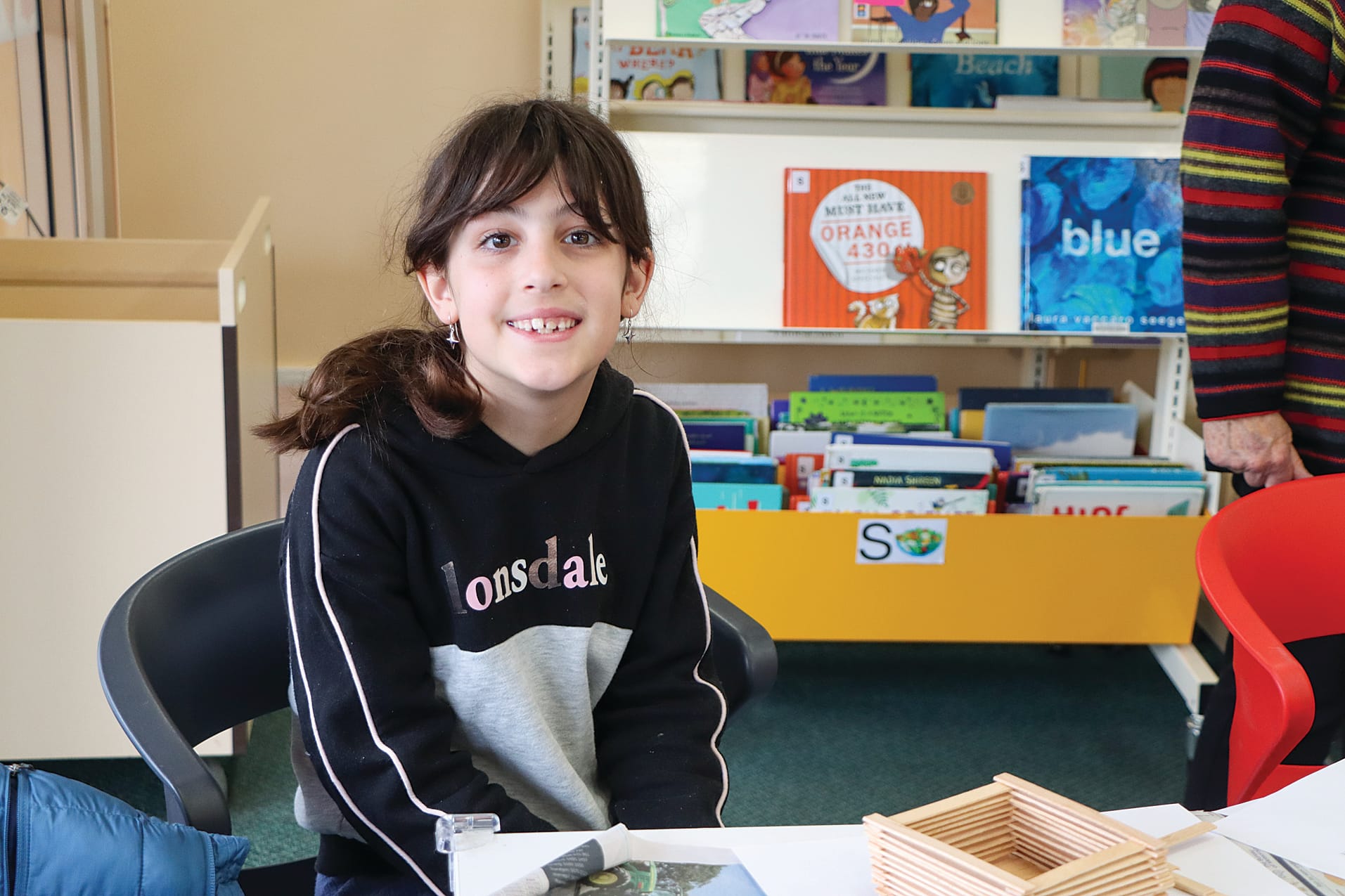 Poppy is delighted with the opportunity to create more bird feeders so her avian visitors will have less reason to squabble. A03_4025