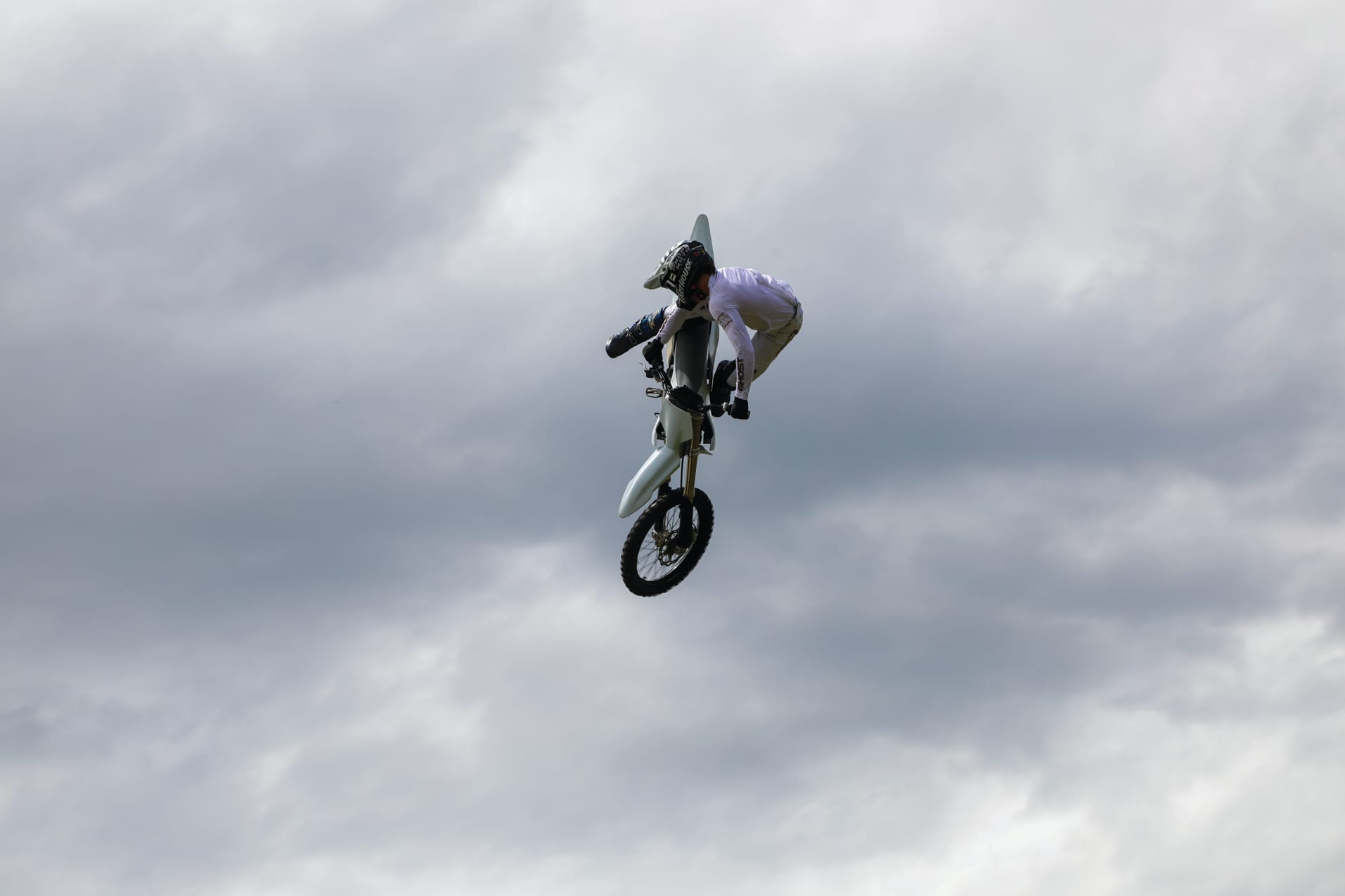 The motorcycles did not disappoint either on Saturday at Korumburra with the Inspire Change Crew leaping into action. 