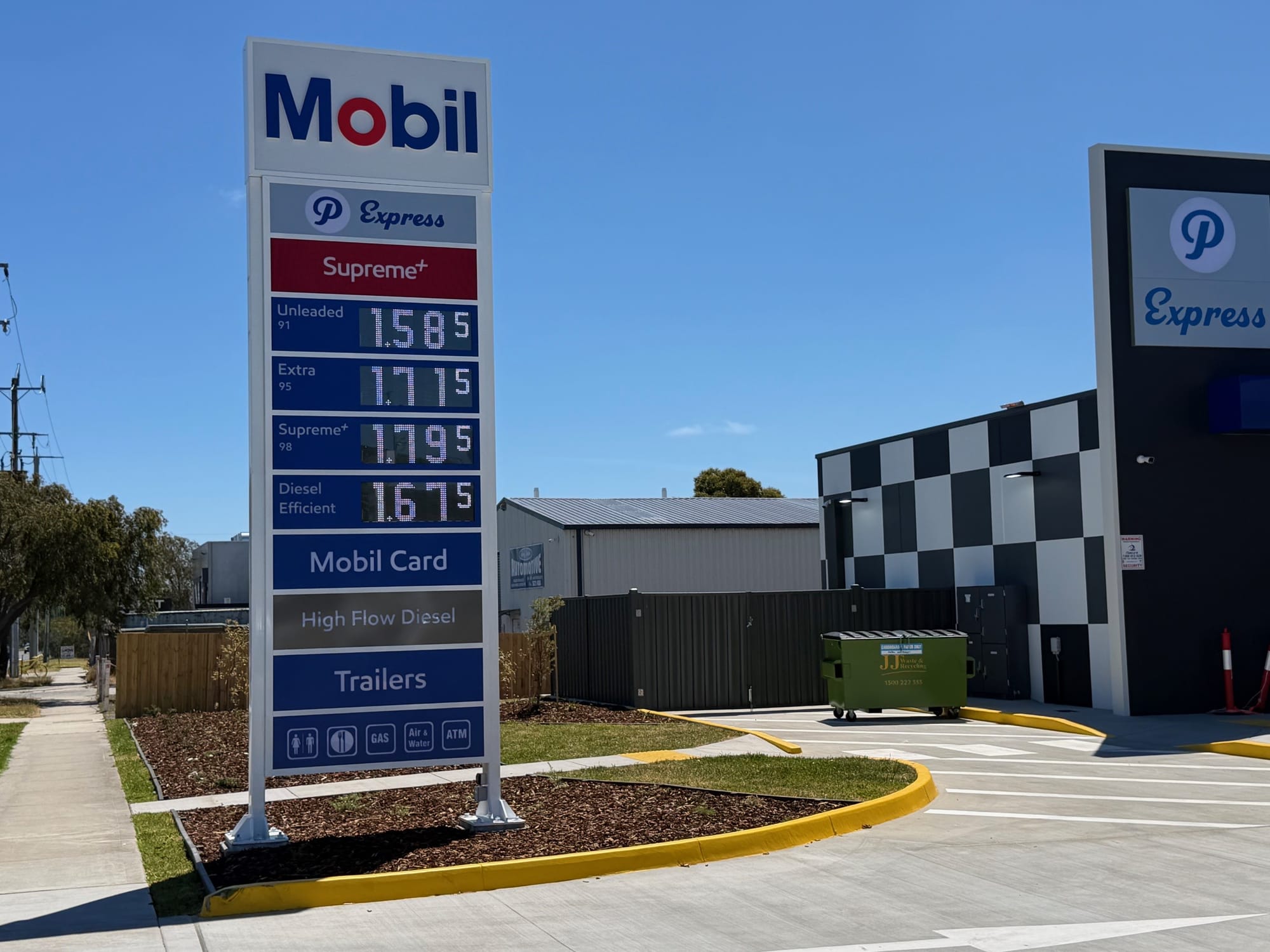 It pays to shop locally during Wonthaggi's petrol price war