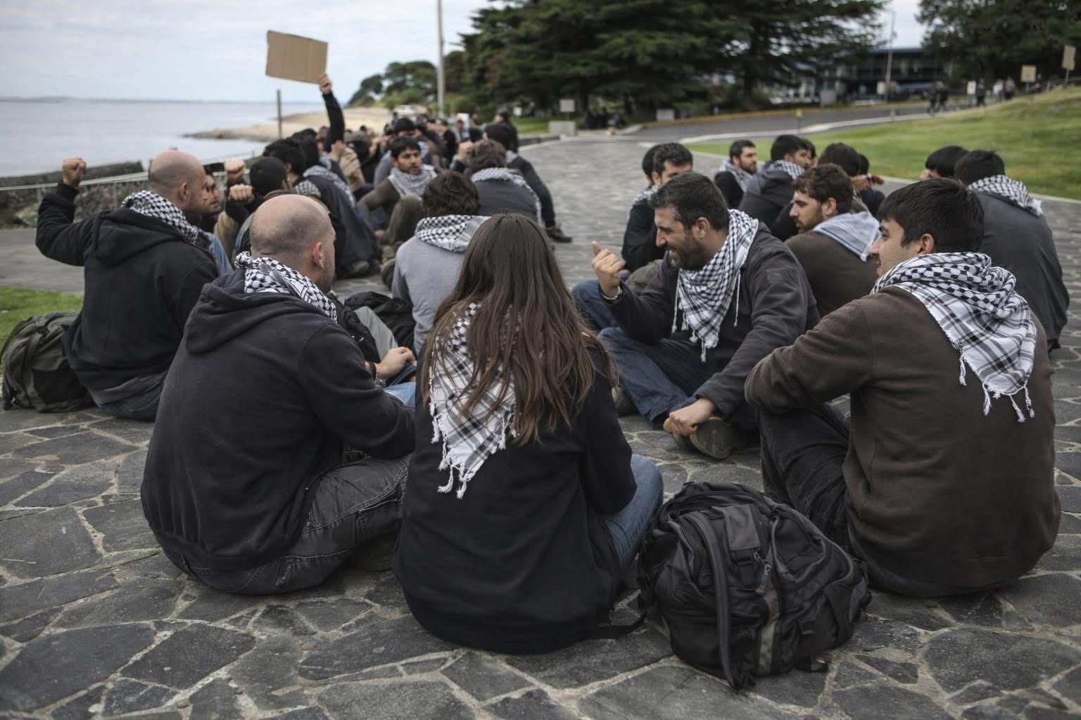 AI 'ragebait' sparks racist pile-on