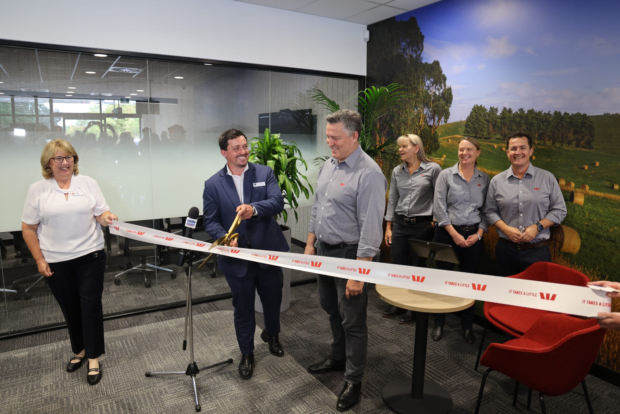 Westpac CEO admits they “got it wrong” at Leongatha reopening