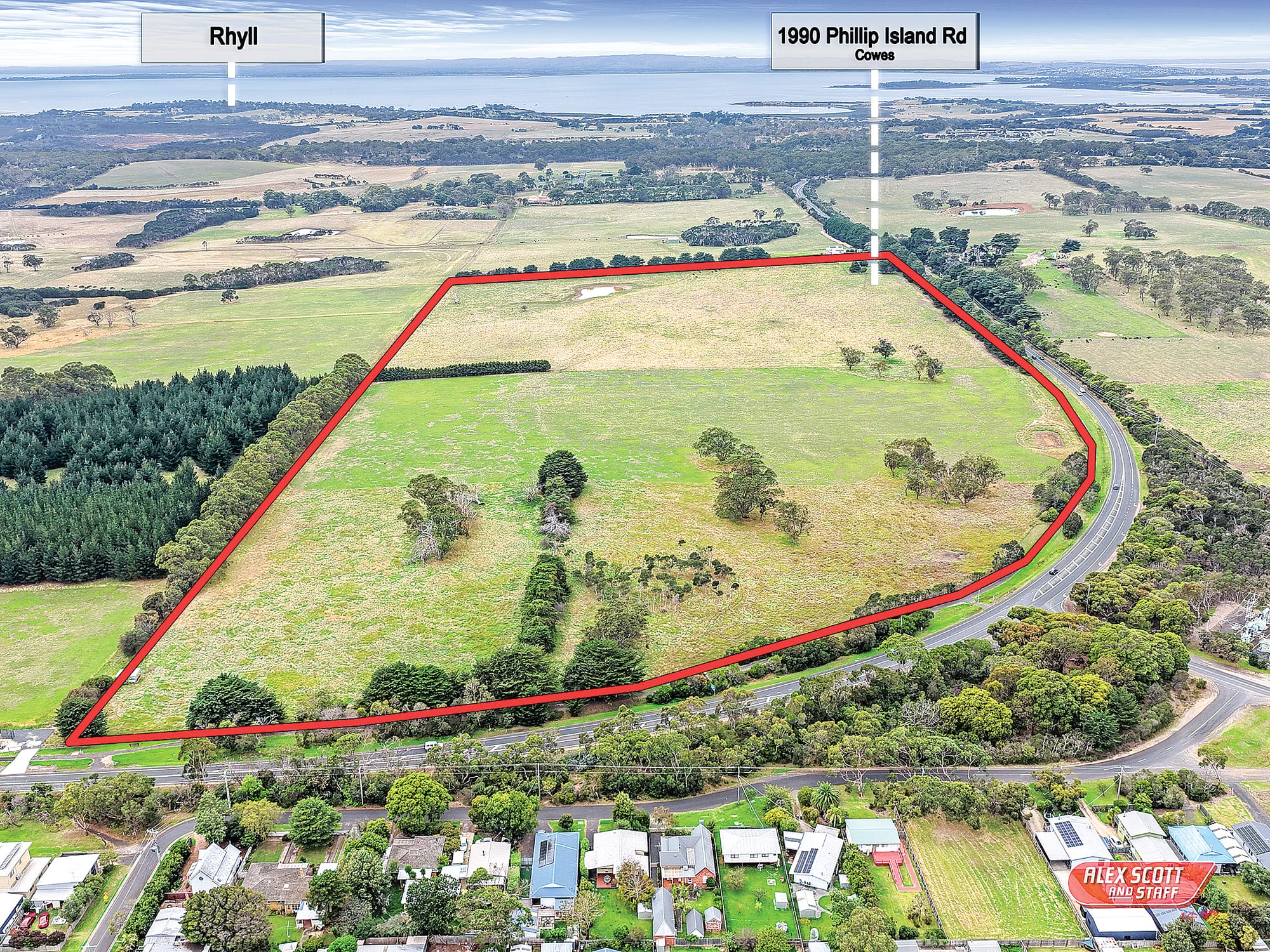 Rare acreage on Phillip Island main road