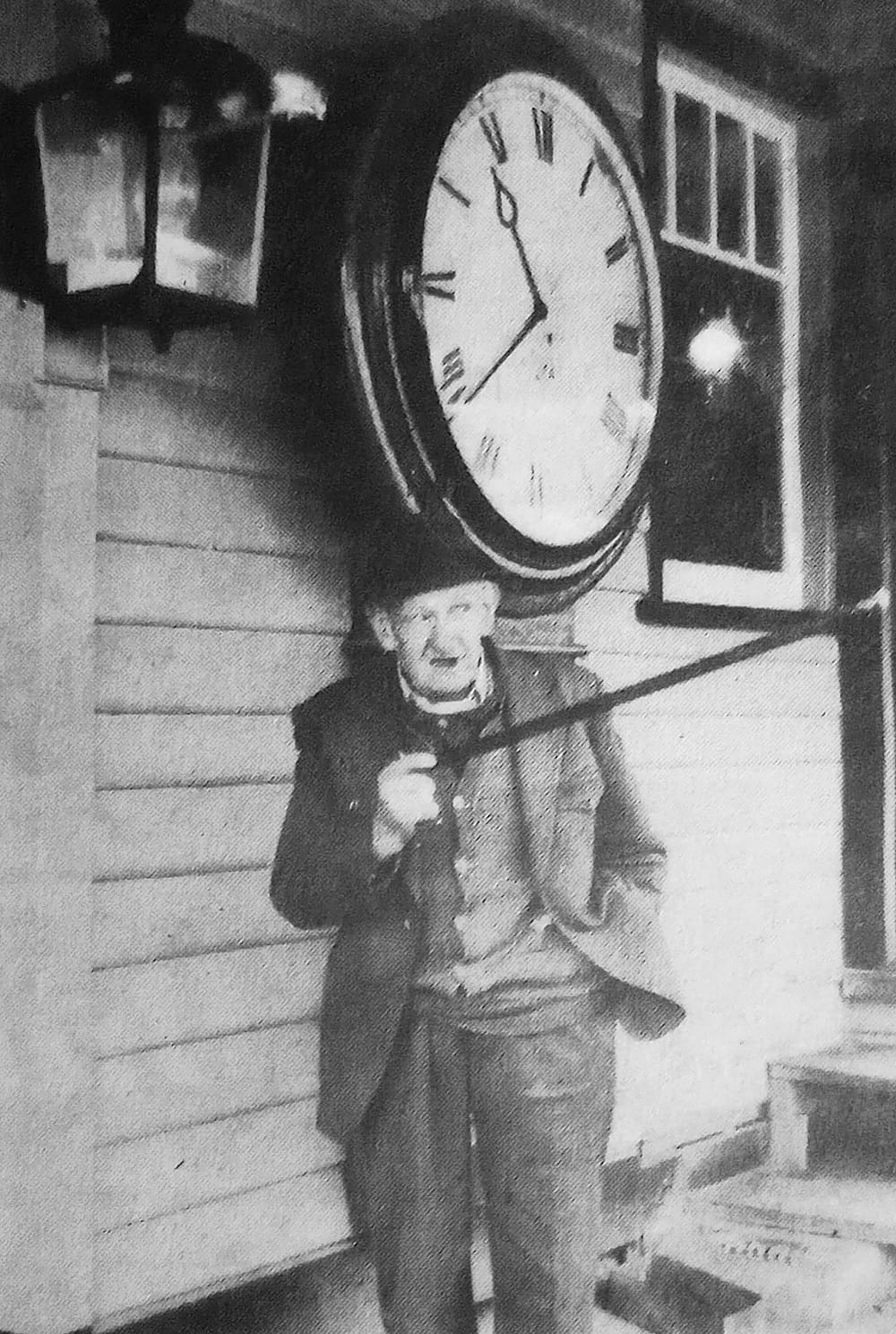 Mystery of missing Korumburra Station clock post image