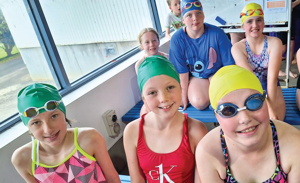 Swimmers duel at Leongatha post image