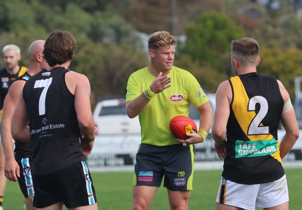 Umpire Jesse Boyd runs out for 300 games today post image