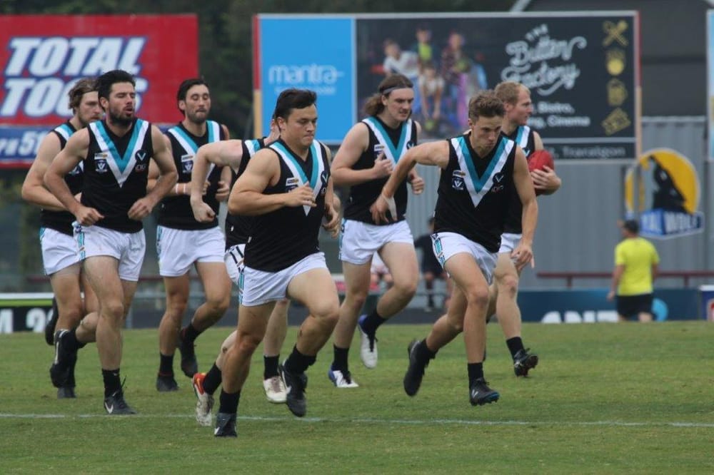 Top Gippsland footy teams face off post image