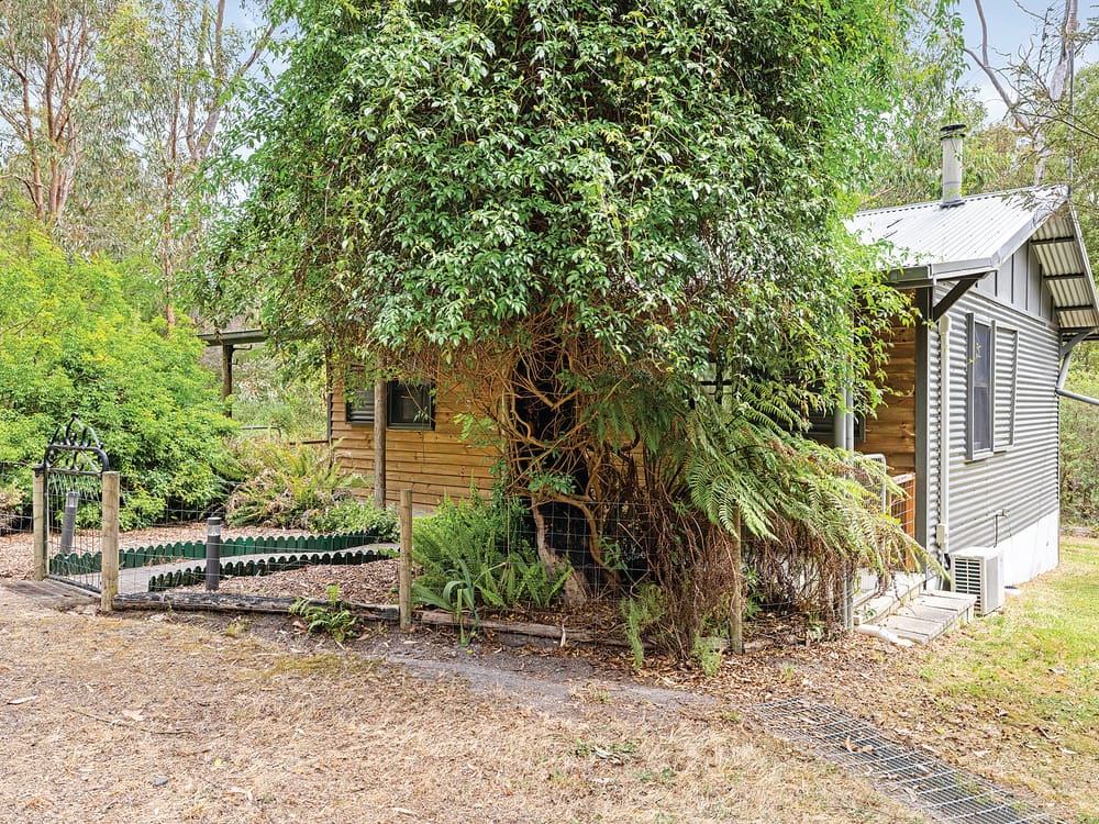 Dual residence on 2.5 acres bush setting post image