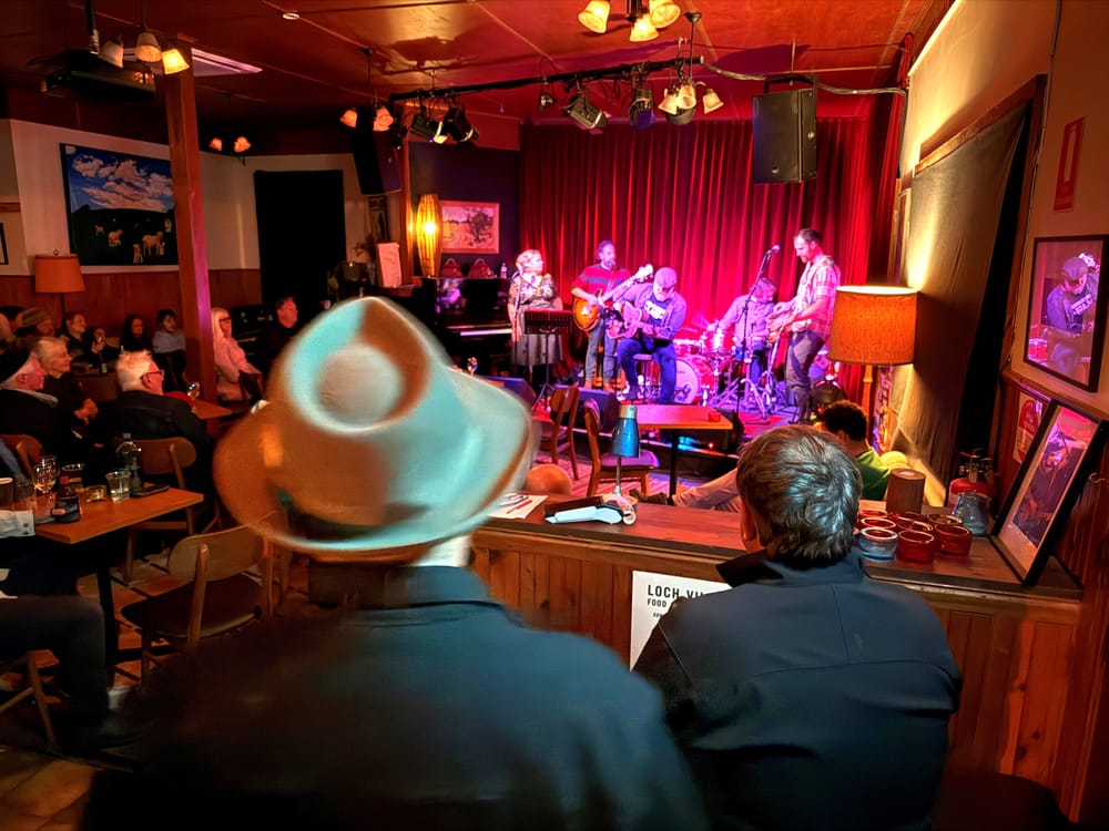 Van Walker, Peter Foley and an evening sublime at the Archies Creek Hotel post image