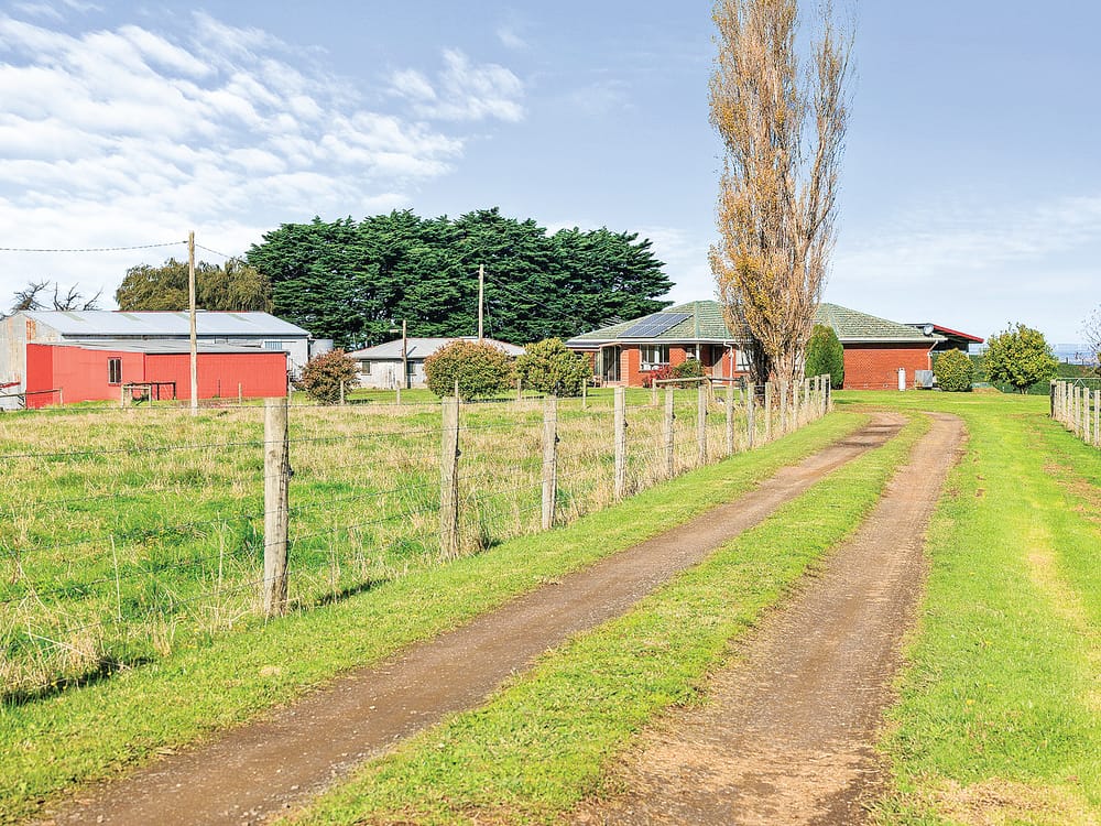 “Bonnie Vale” - views to the coast post image