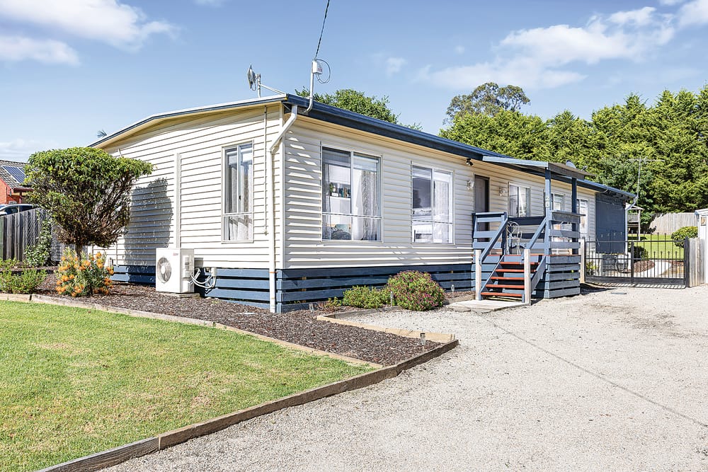 Renovated gem on spacious block in Loch Village post image