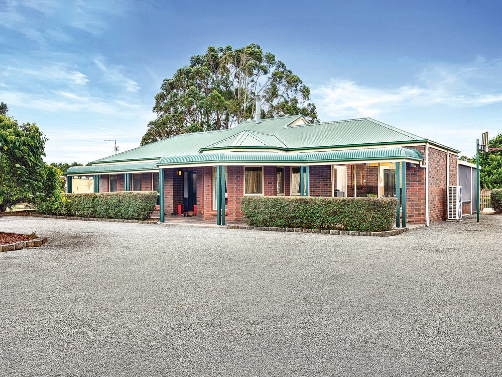 Idyllic lifestyle on 2.5 acres post image