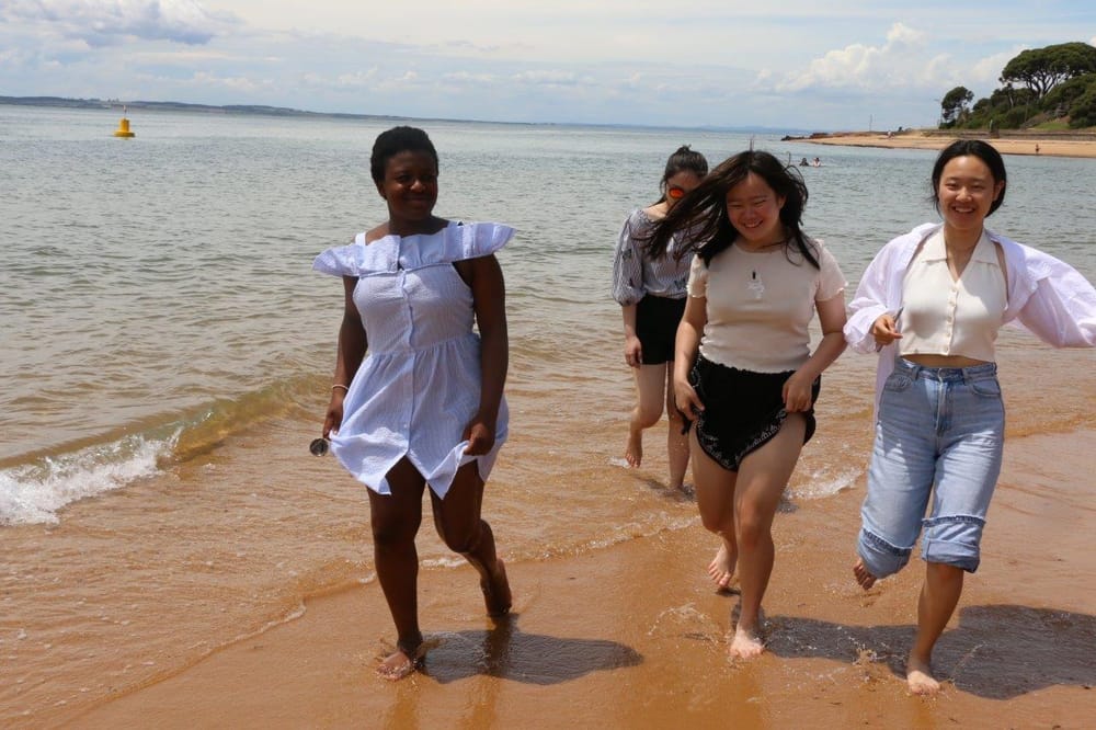 Schoolies soaking it up on the Island post image