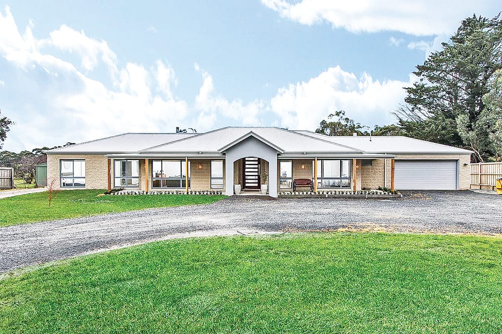 Executive residence on lifestyle site at Meeniyan post image