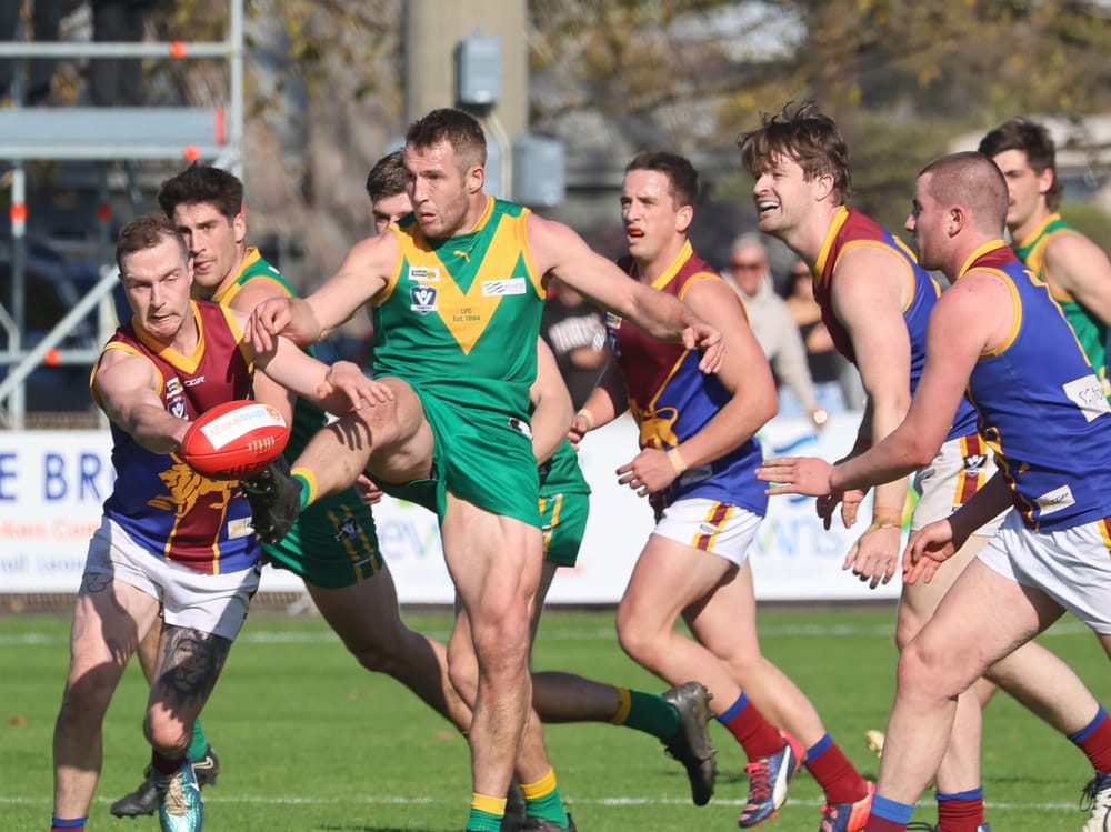 Ominous performance by reigning premiers Leongatha Parrots post image