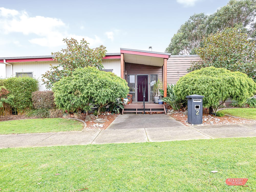 Close to park lands and schools post image